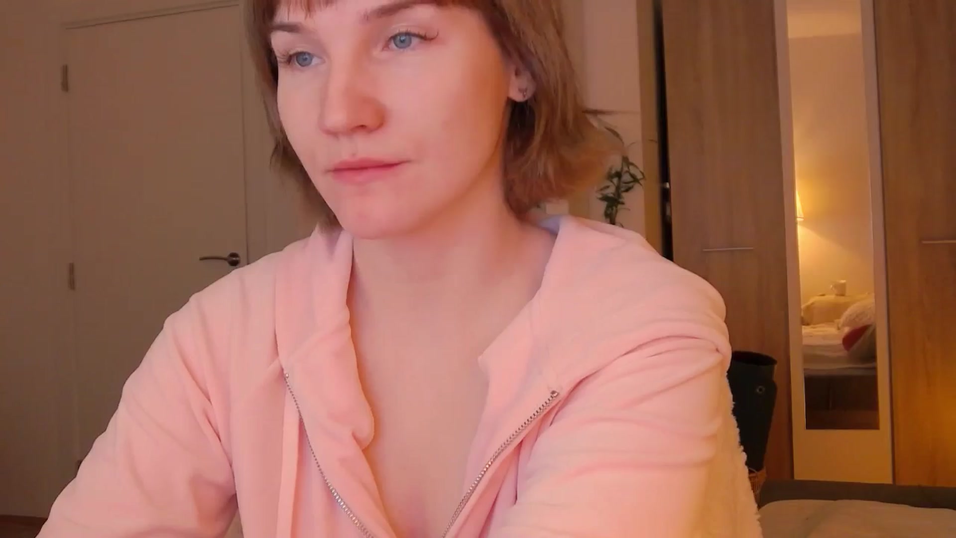 Gallery image thumbnail from ViTheGoddess's myfreecams stream on, 04/29/2026, 06:47 image 8 of 20