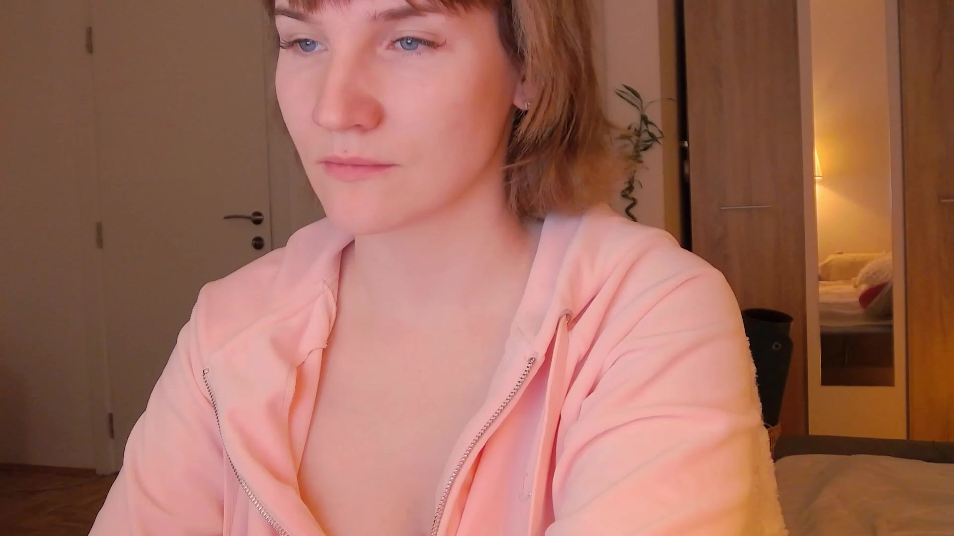 Gallery image thumbnail from ViTheGoddess's myfreecams stream on, 04/29/2026, 06:47 image 15 of 20
