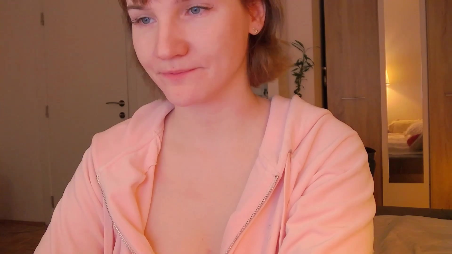 Gallery image thumbnail from ViTheGoddess's myfreecams stream on, 04/29/2026, 06:47 image 16 of 20