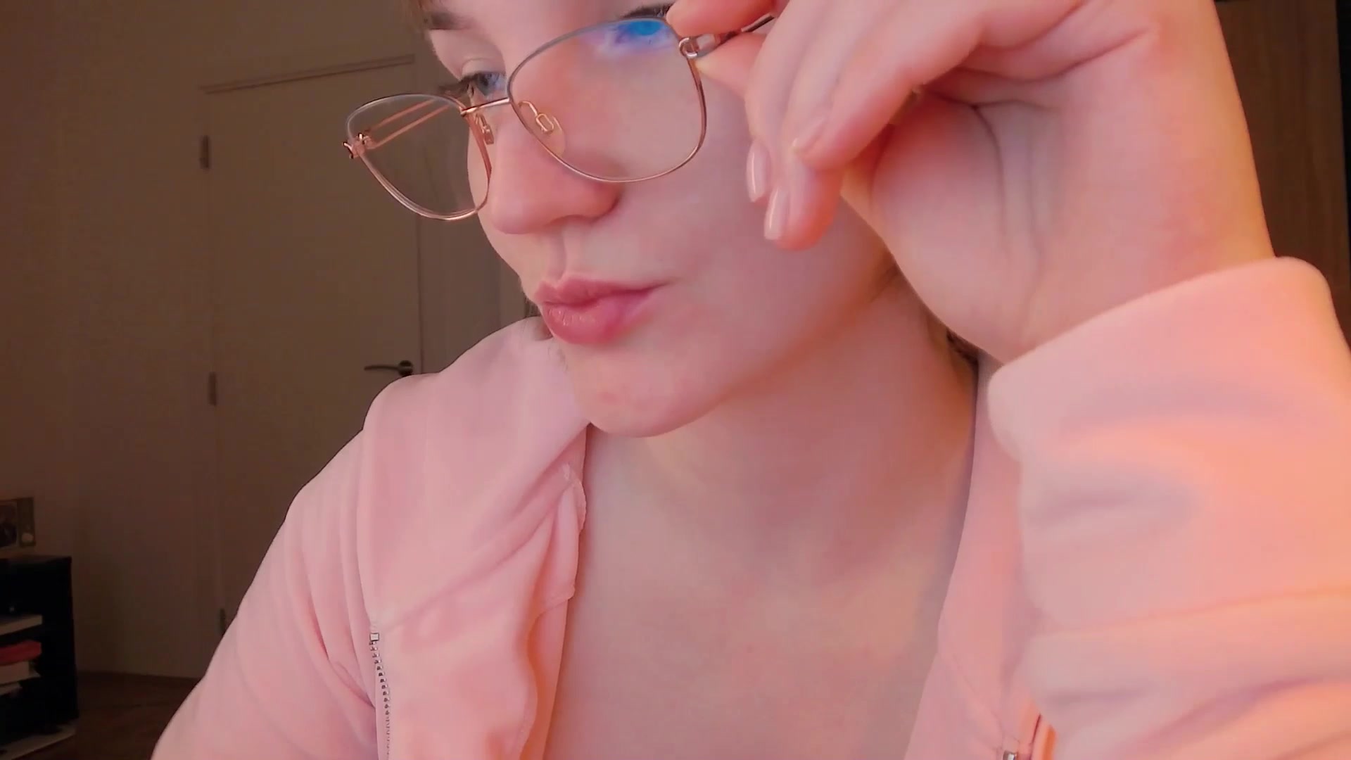 Gallery image thumbnail from ViTheGoddess's myfreecams stream on, 04/29/2026, 06:47 image 10 of 20