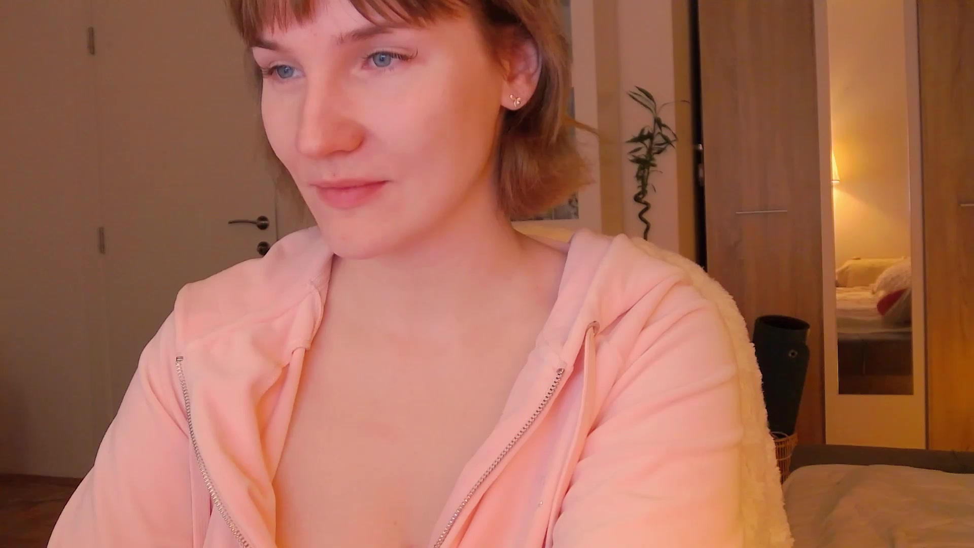 Gallery image thumbnail from ViTheGoddess's myfreecams stream on, 04/29/2026, 06:47 image 17 of 20