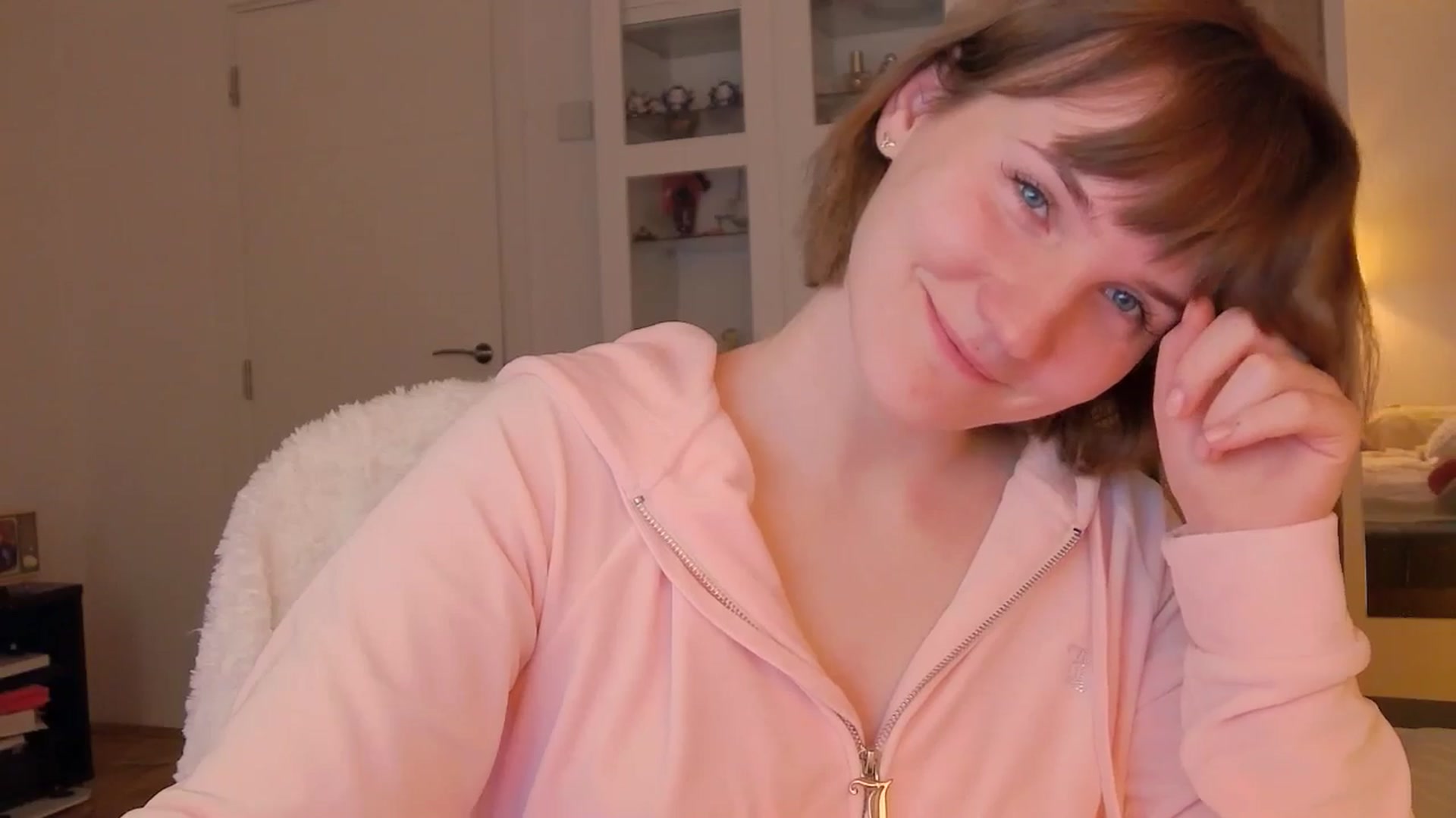 Gallery image thumbnail from ViTheGoddess's myfreecams stream on, 04/29/2026, 08:07 image 8 of 20