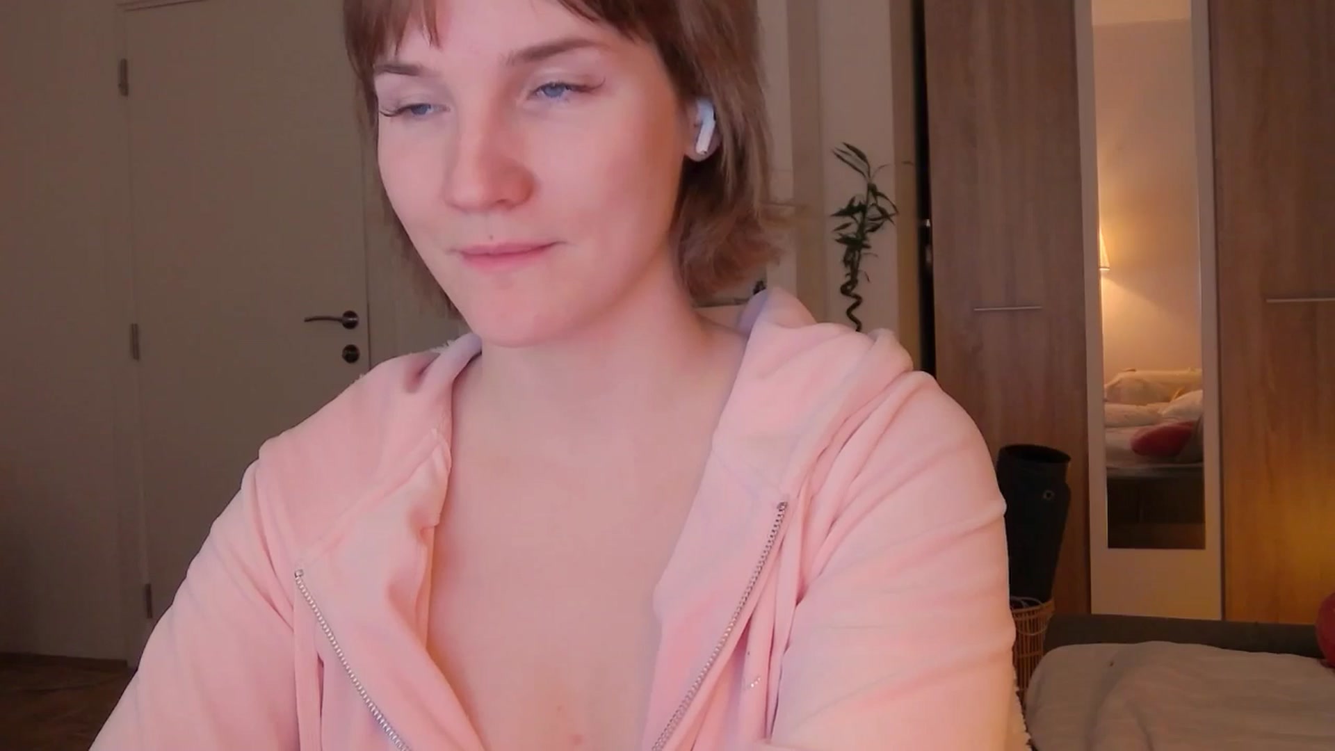 Gallery image thumbnail from ViTheGoddess's myfreecams stream on, 04/29/2026, 08:07 image 20 of 20