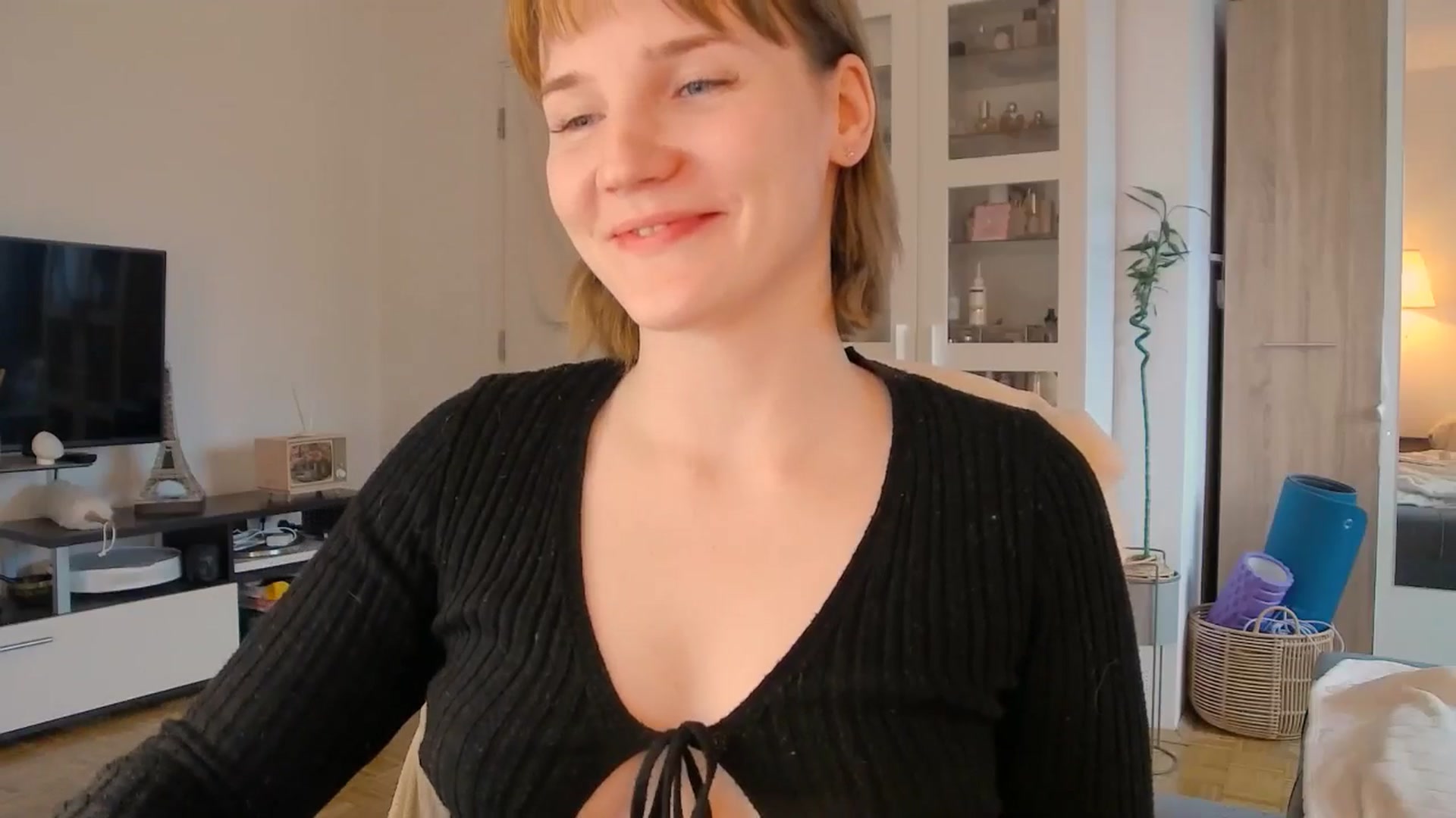 Gallery image thumbnail from ViTheGoddess's myfreecams stream on, 05/07/2026, 17:51 image 11 of 20