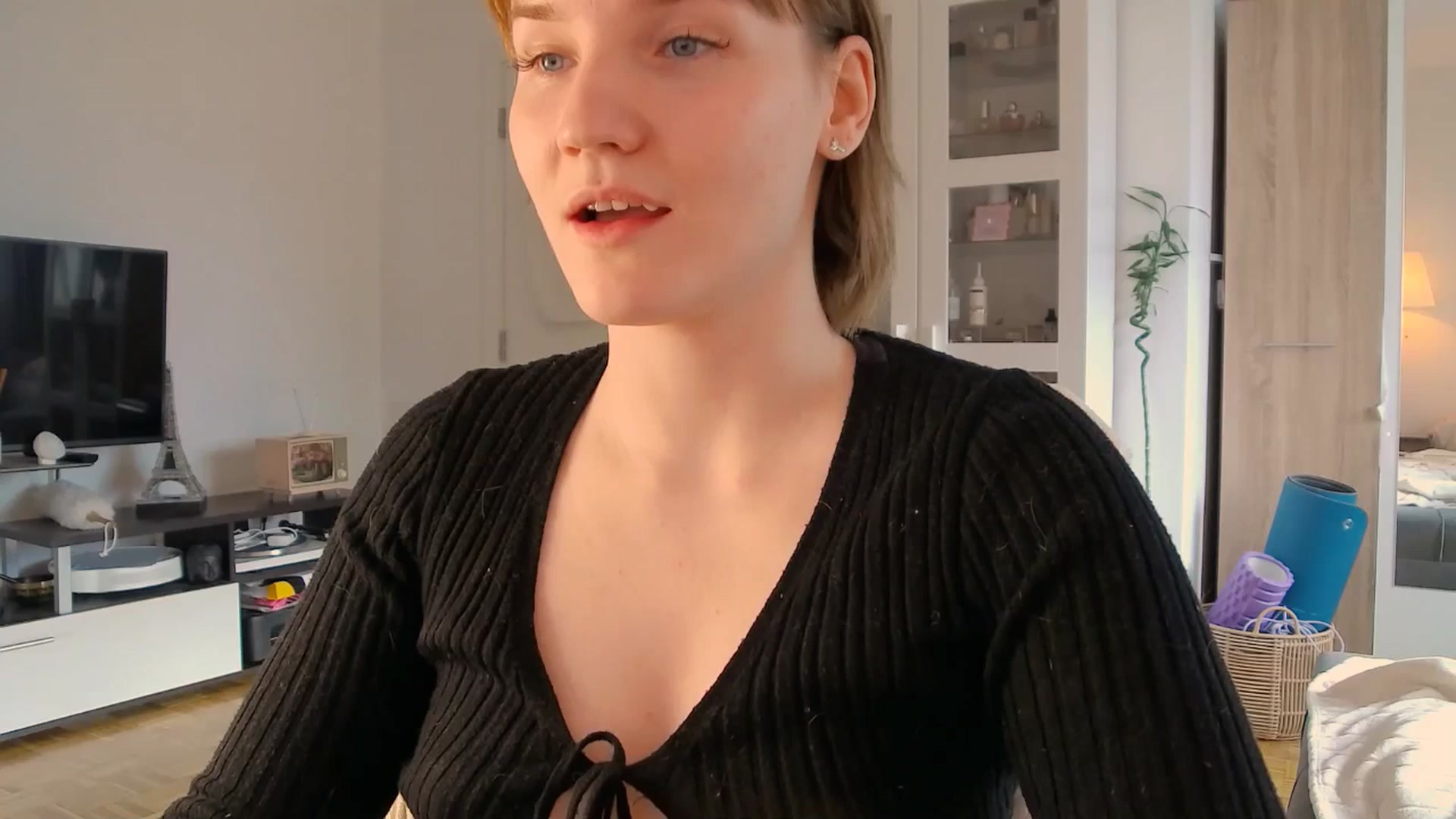 Gallery image thumbnail from ViTheGoddess's myfreecams stream on, 05/07/2026, 17:51 image 1 of 20