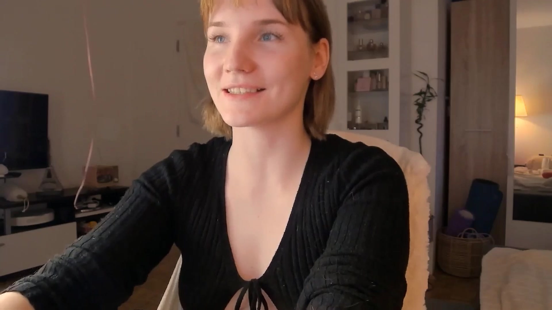 Gallery image thumbnail from ViTheGoddess's myfreecams stream on, 05/07/2026, 18:23 image 3 of 20