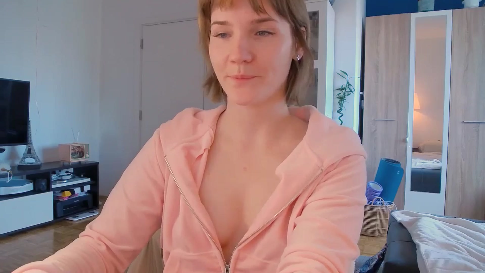 Gallery image thumbnail from ViTheGoddess's myfreecams stream on, 05/08/2026, 05:59 image 3 of 20