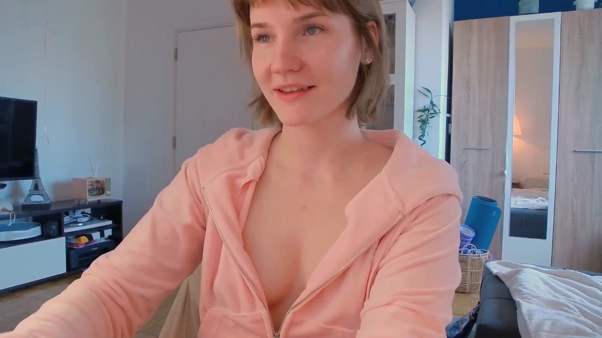 Gallery image thumbnail from ViTheGoddess's myfreecams stream on, 05/08/2026, 05:59 image 2 of 20