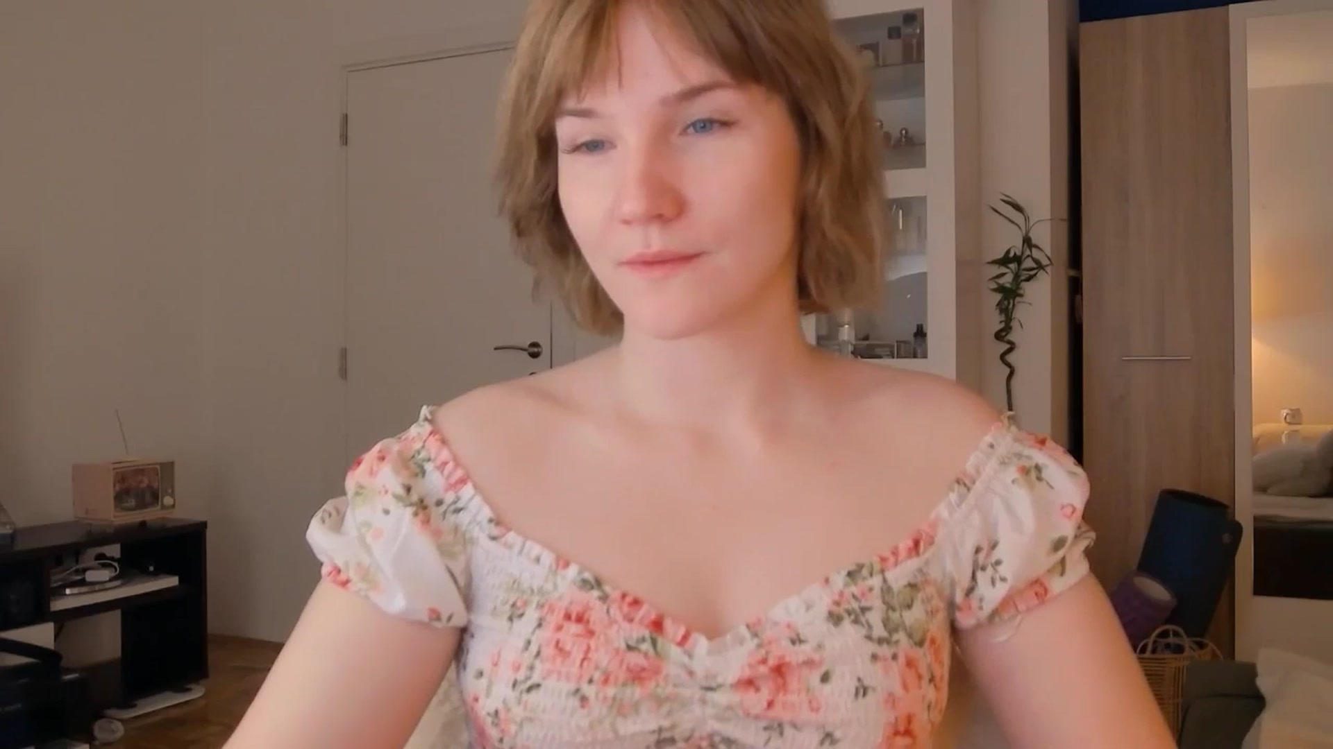 Gallery image thumbnail from ViTheGoddess's myfreecams stream on, 05/11/2026, 06:40 image 6 of 20