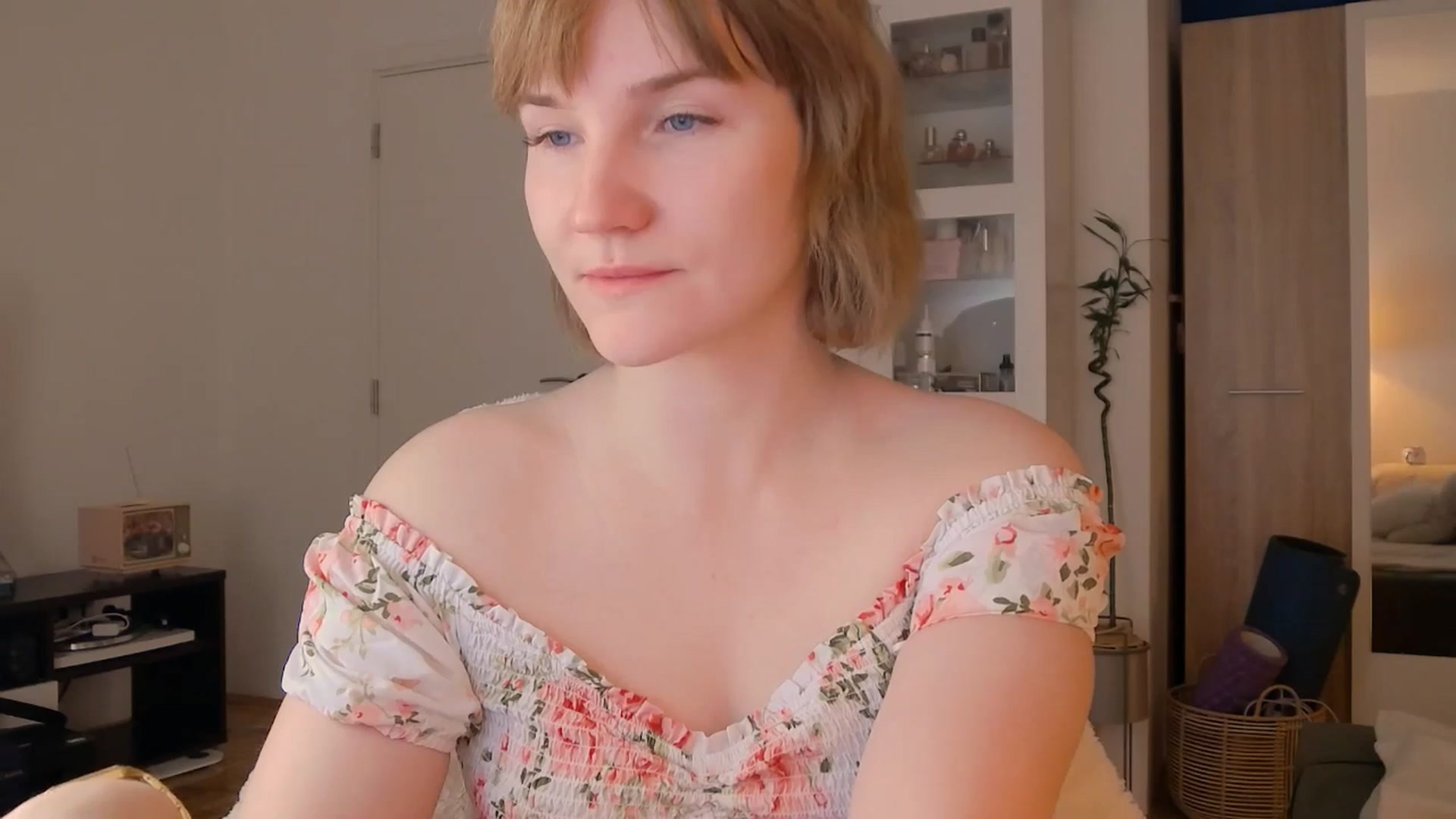 Gallery image thumbnail from ViTheGoddess's myfreecams stream on, 05/11/2026, 06:40 image 14 of 20