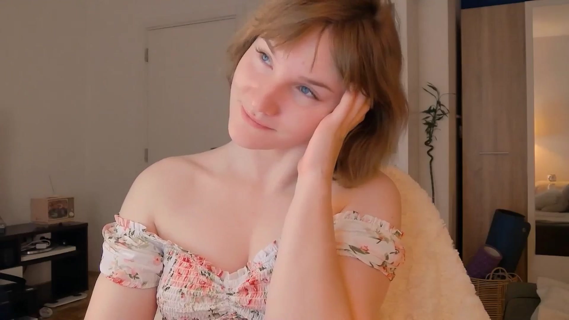 Gallery image thumbnail from ViTheGoddess's myfreecams stream on, 05/11/2026, 06:40 image 3 of 20