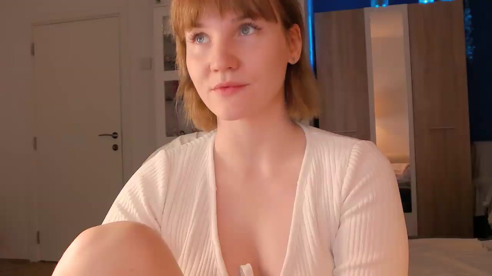 Gallery image thumbnail from ViTheGoddess's myfreecams stream on, 05/12/2026, 18:18 image 1 of 20