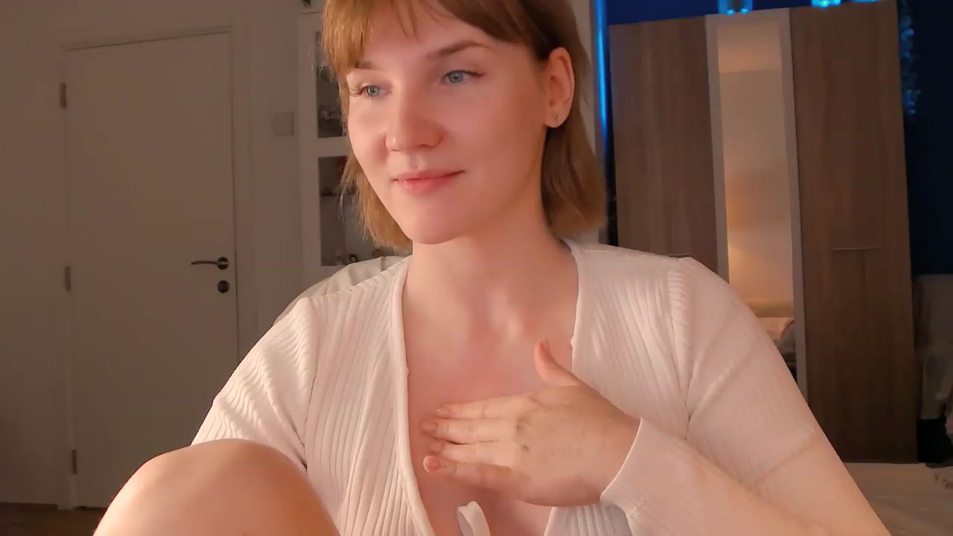 Gallery image thumbnail from ViTheGoddess's myfreecams stream on, 05/12/2026, 18:18 image 7 of 20