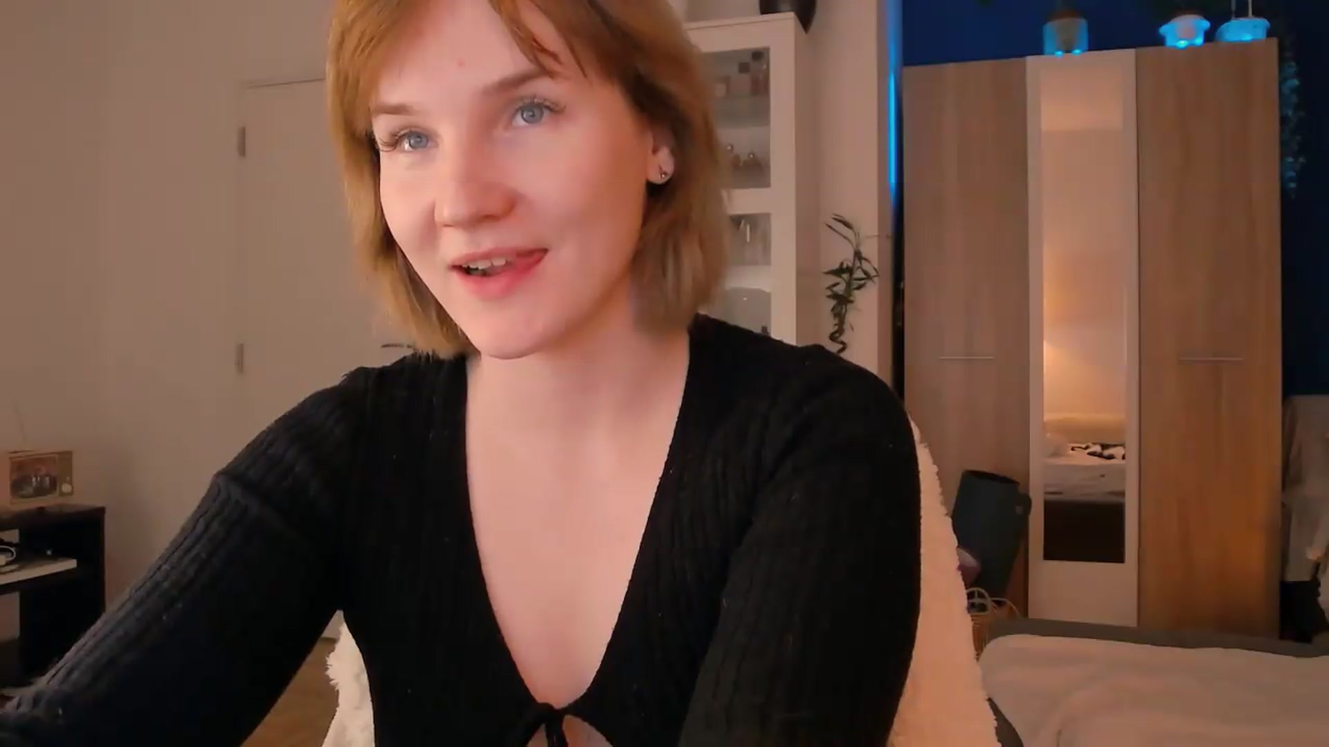 Gallery image thumbnail from ViTheGoddess's myfreecams stream on, 05/13/2026, 19:59 image 15 of 20