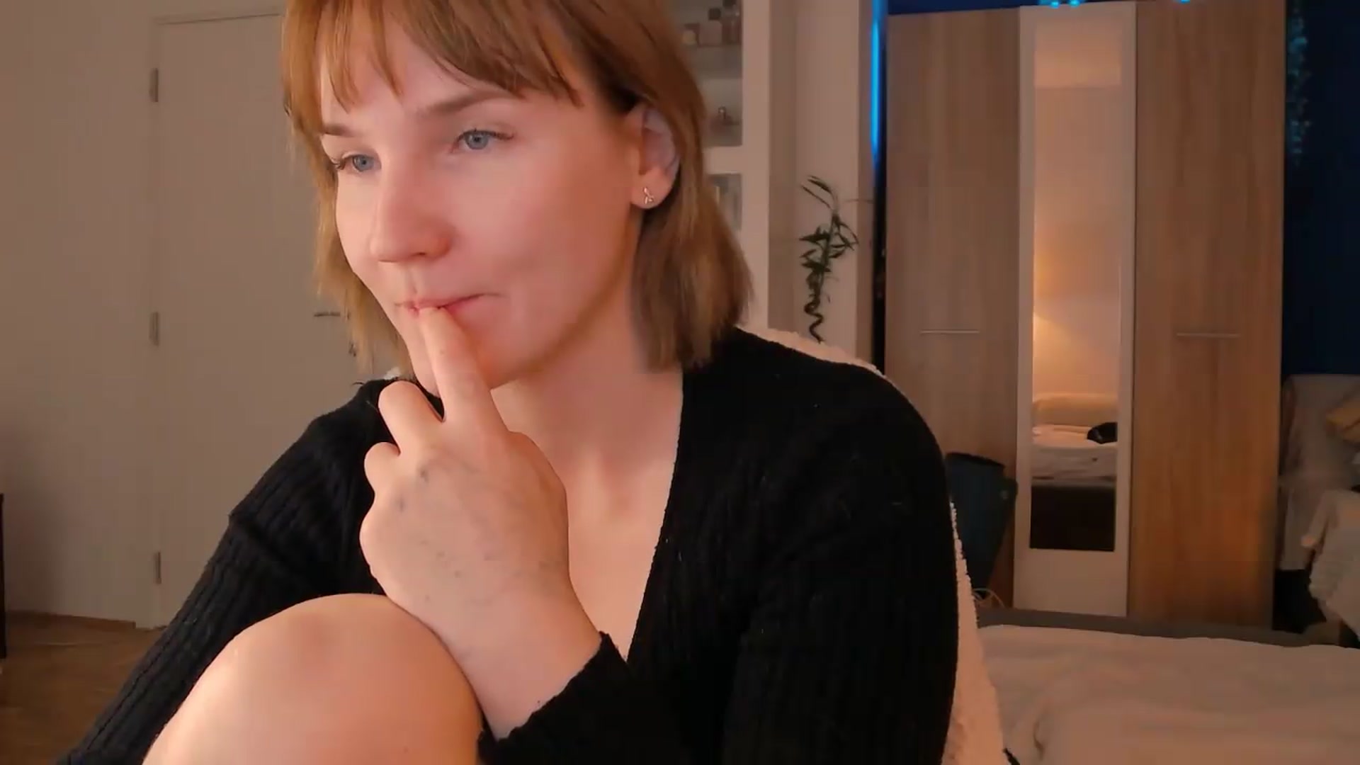 Gallery image thumbnail from ViTheGoddess's myfreecams stream on, 05/13/2026, 19:59 image 6 of 20