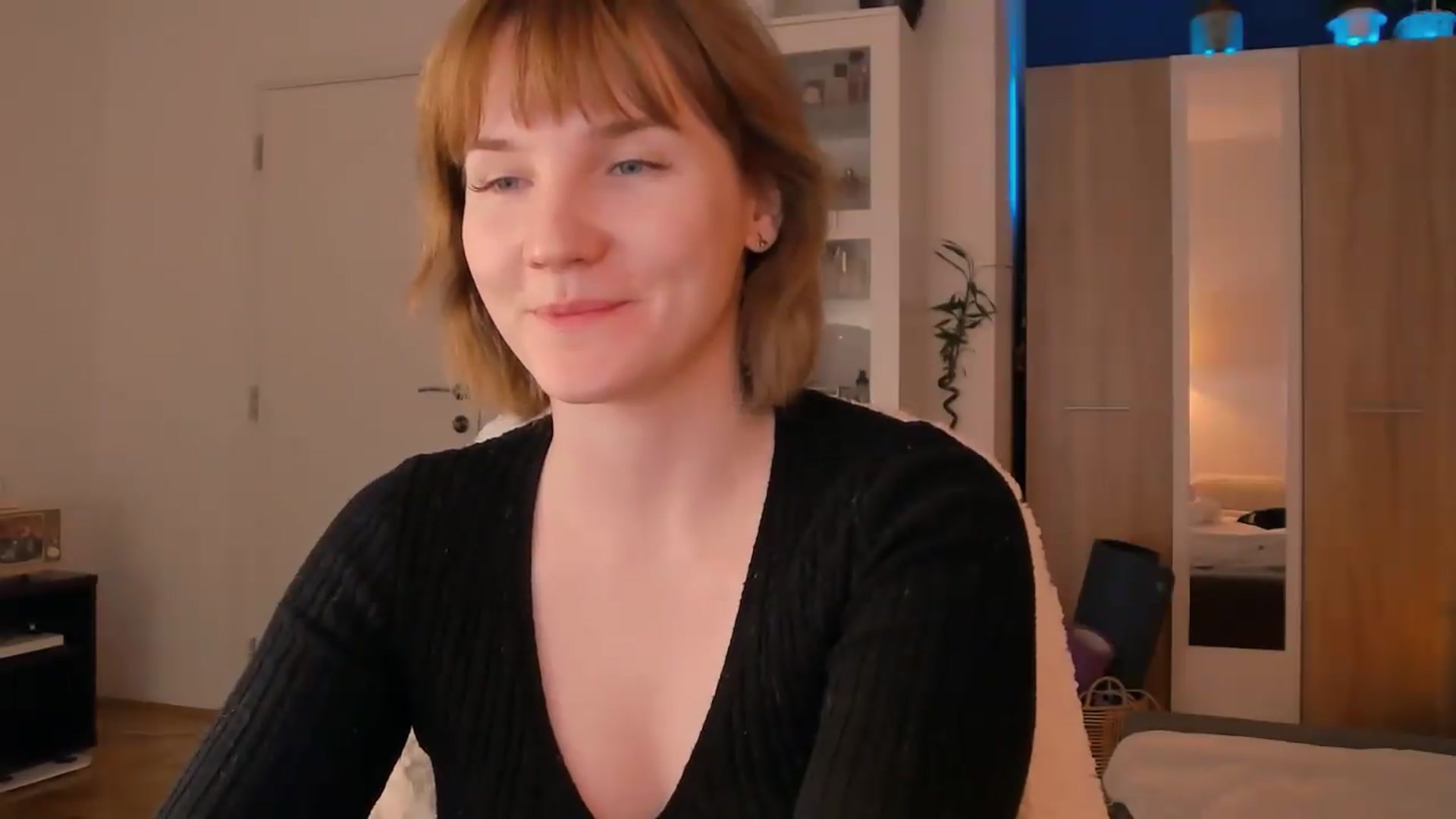 Gallery image thumbnail from ViTheGoddess's myfreecams stream on, 05/13/2026, 19:59 image 13 of 20
