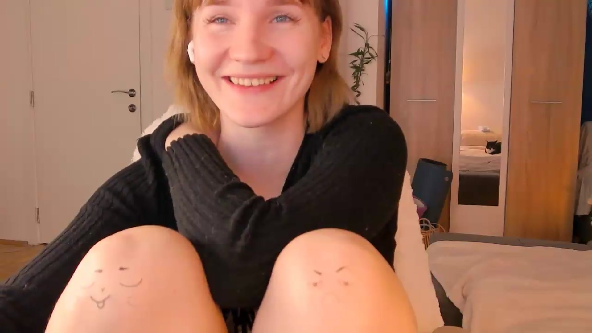 Gallery image thumbnail from ViTheGoddess's myfreecams stream on, 05/13/2026, 19:59 image 3 of 20