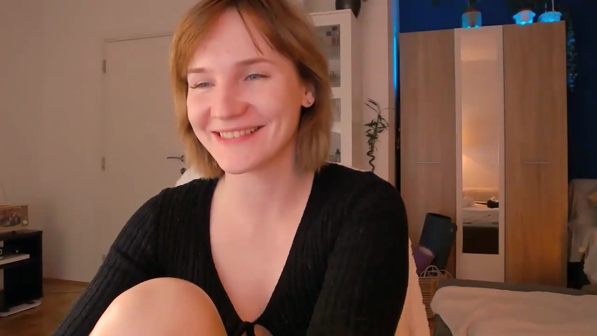 Gallery image thumbnail from ViTheGoddess's myfreecams stream on, 05/13/2026, 19:59 image 16 of 20