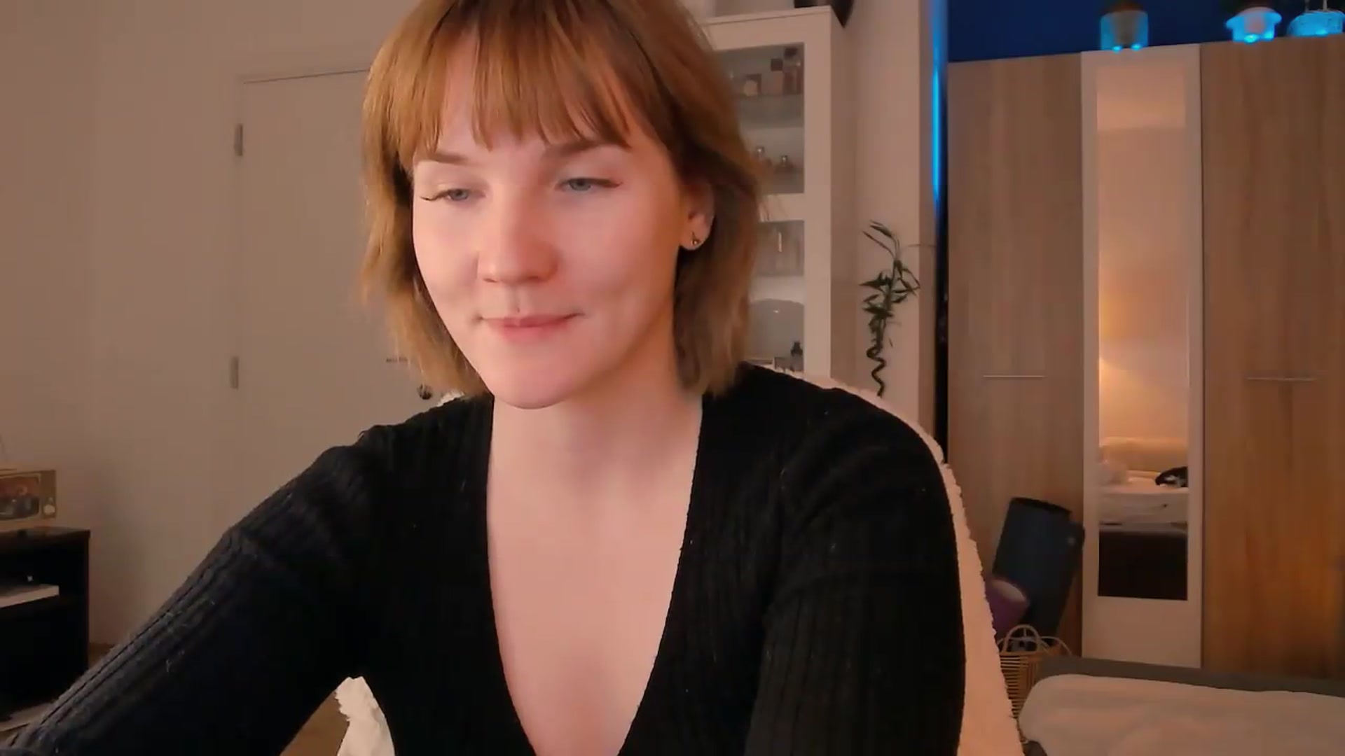 Gallery image thumbnail from ViTheGoddess's myfreecams stream on, 05/13/2026, 19:59 image 14 of 20