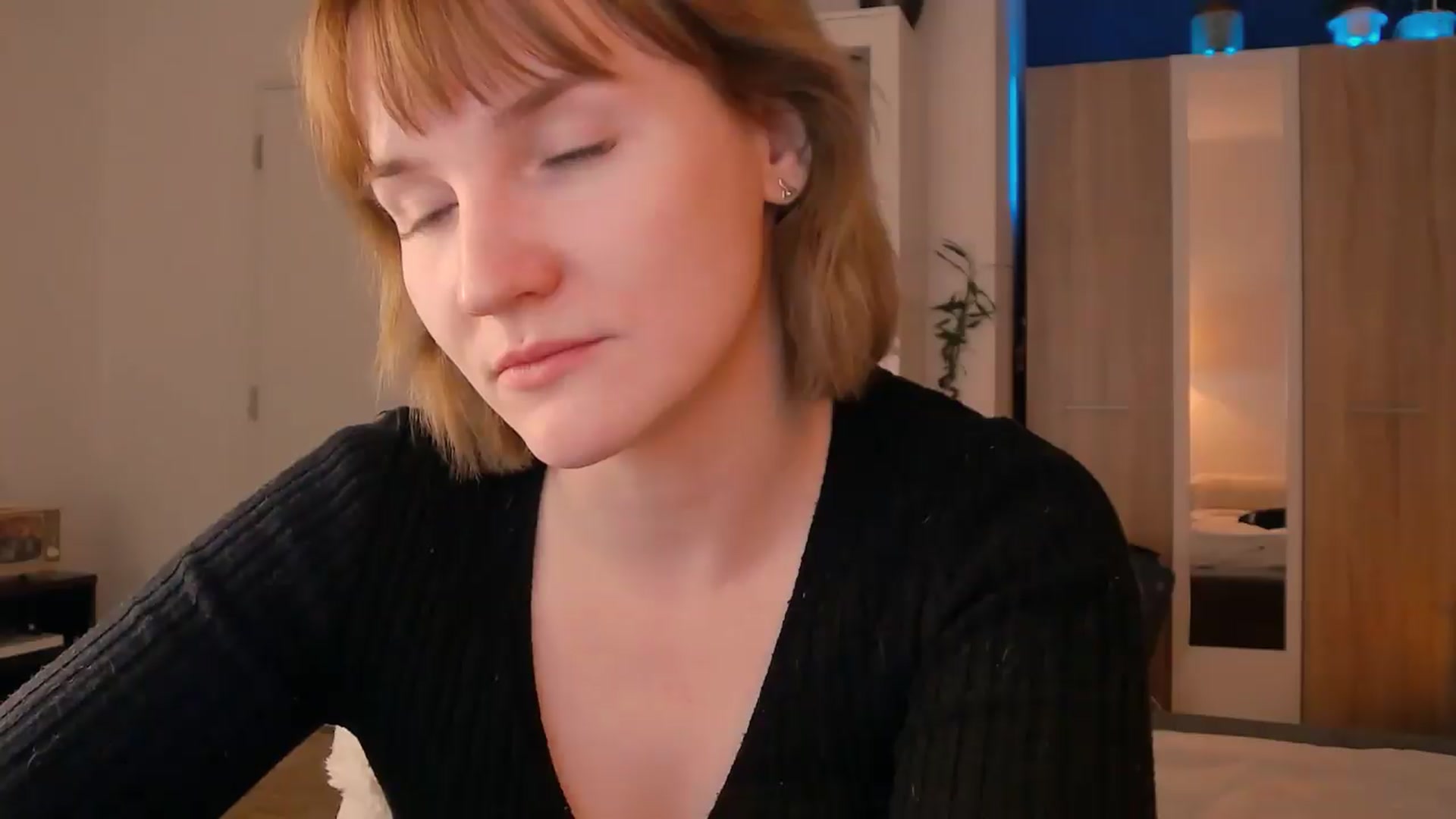Gallery image thumbnail from ViTheGoddess's myfreecams stream on, 05/13/2026, 19:59 image 11 of 20