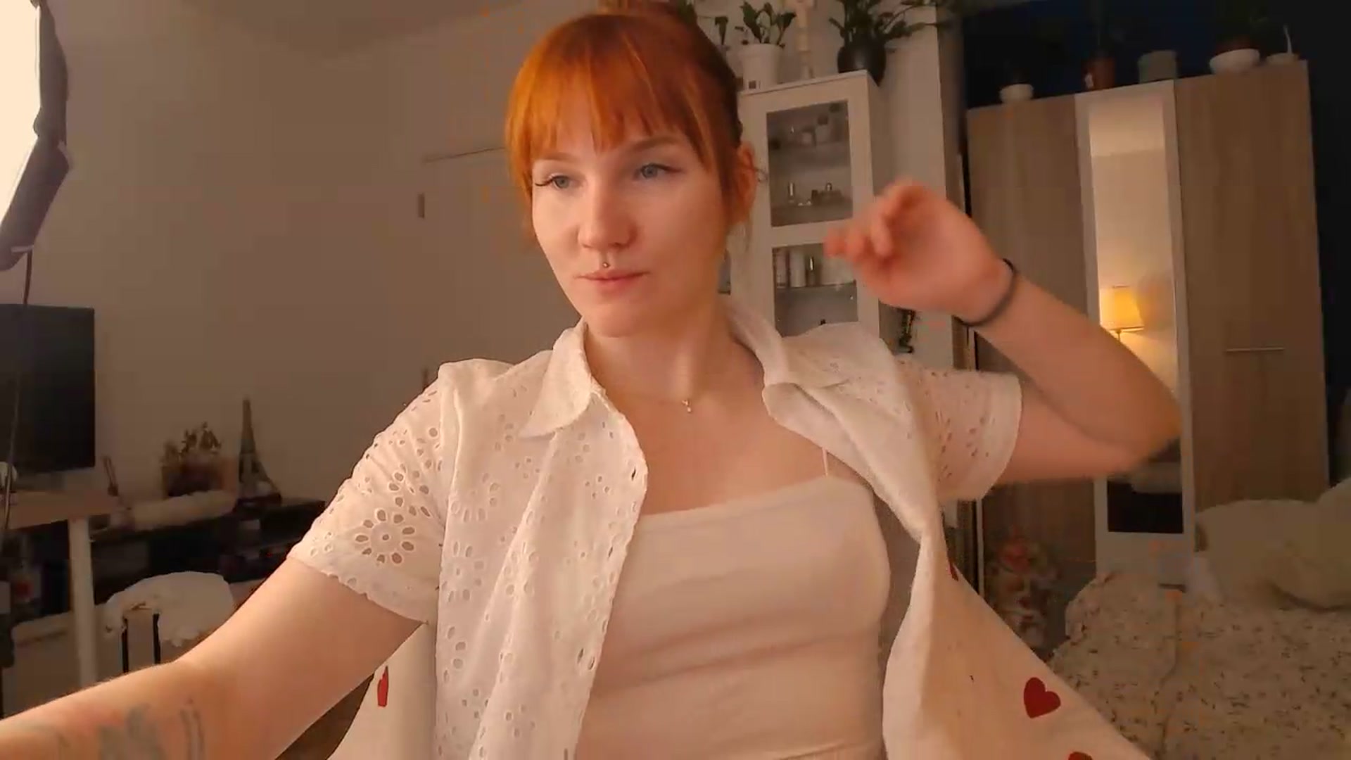 Gallery image thumbnail from ViTheGoddess's myfreecams stream on, 06/28/2026, 18:11 image 16 of 20