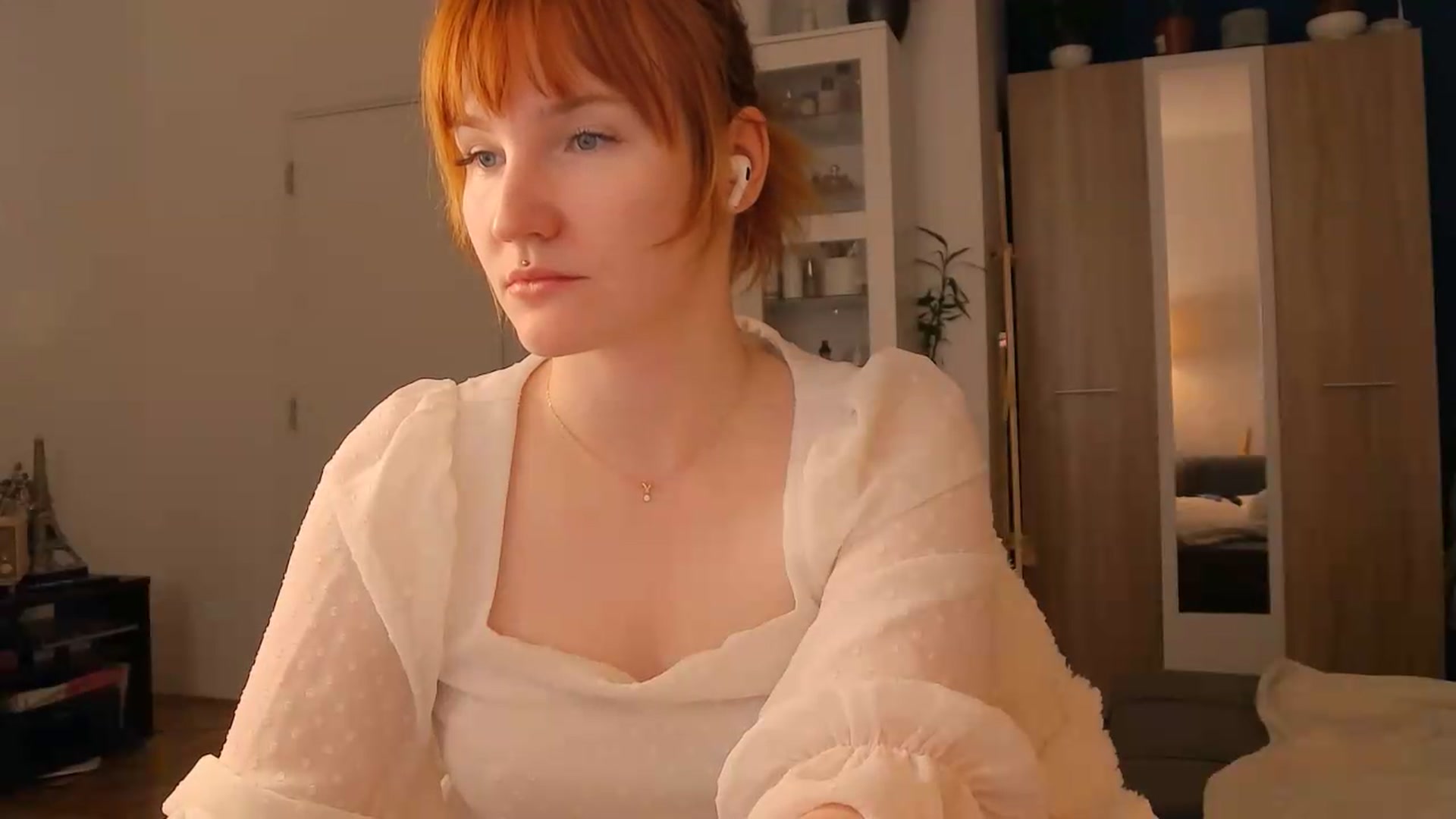 Gallery image thumbnail from ViTheGoddess's myfreecams stream on, 06/29/2026, 17:43 image 16 of 20