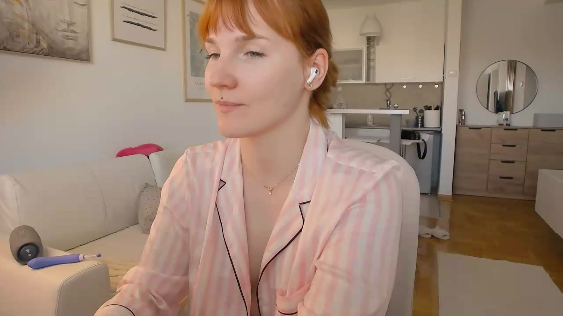 Gallery image thumbnail from ViTheGoddess's myfreecams stream on, 07/06/2026, 07:10 image 9 of 20