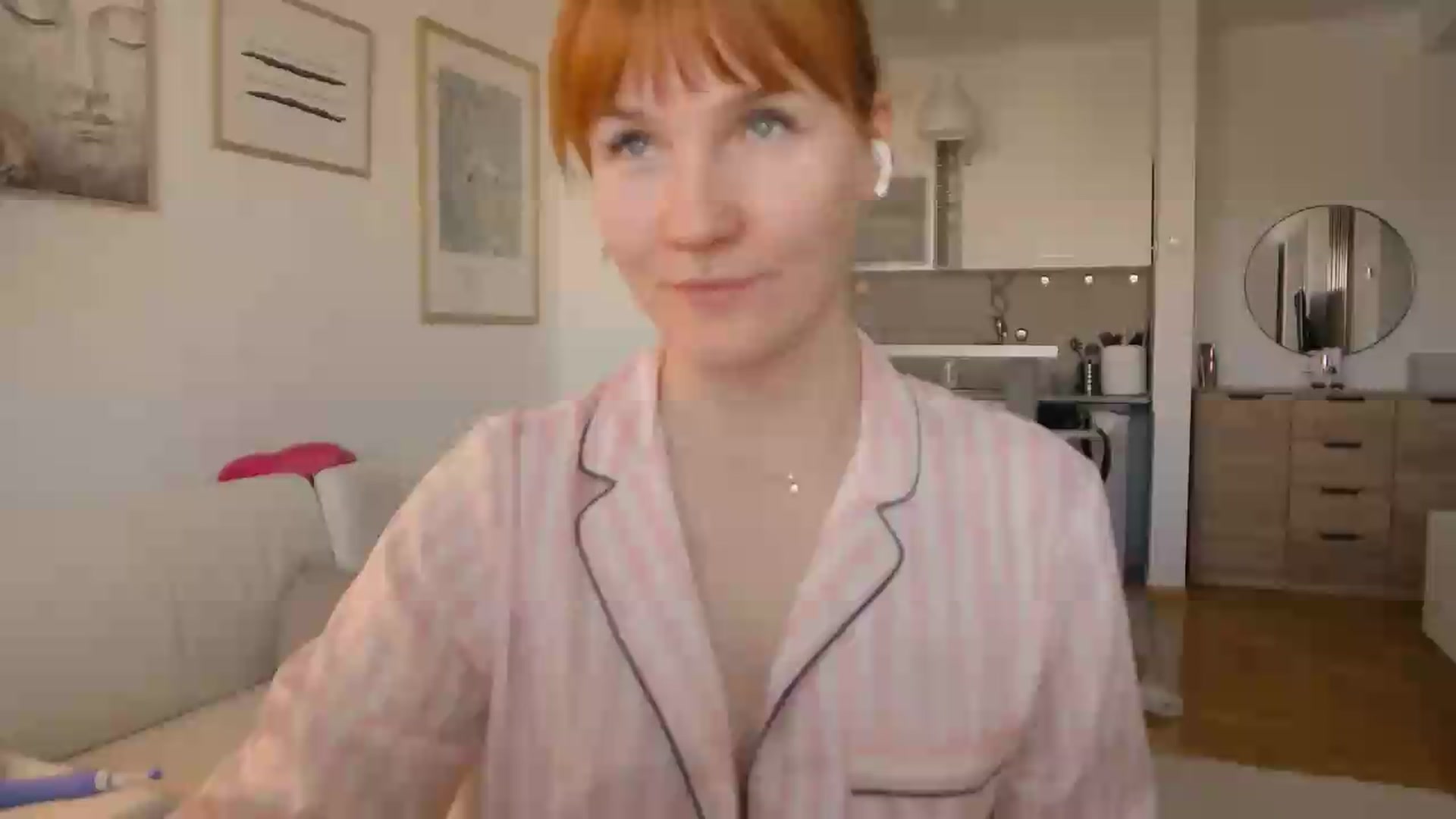 Gallery image thumbnail from ViTheGoddess's myfreecams stream on, 07/06/2026, 07:10 image 1 of 20