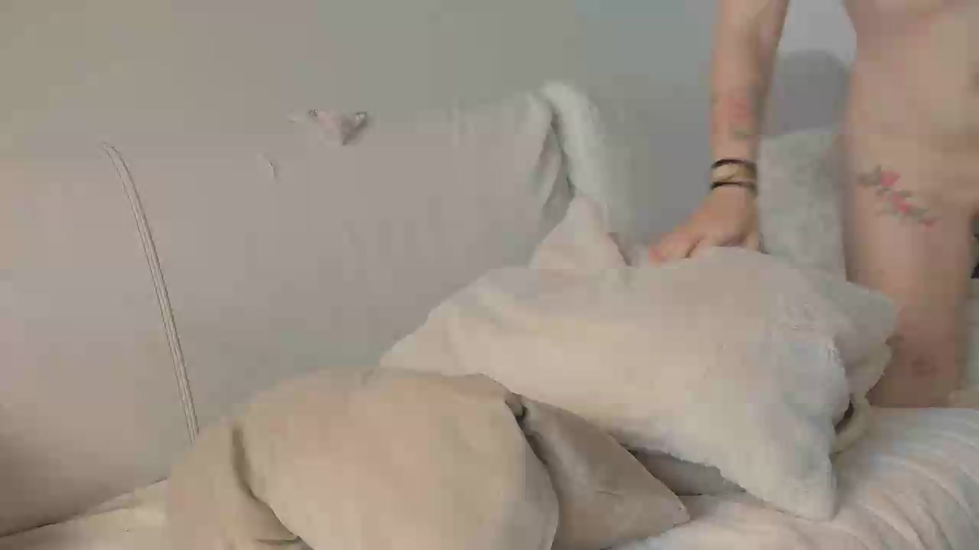 Gallery image thumbnail from ViTheGoddess's myfreecams stream on, 07/13/2026, 06:28 image 1 of 20