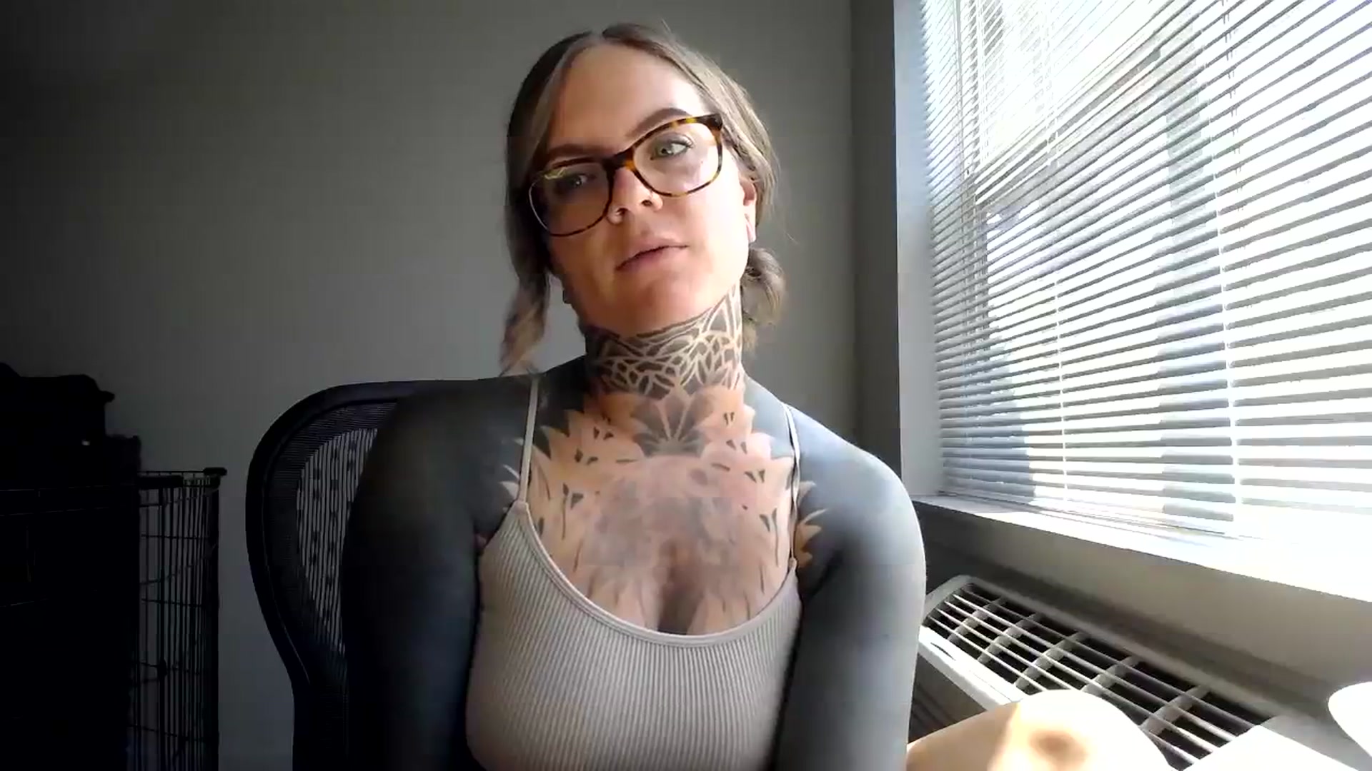 Gallery image thumbnail from ViVerdure's myfreecams stream on, 07/30/2023, 19:01 image 13 of 20
