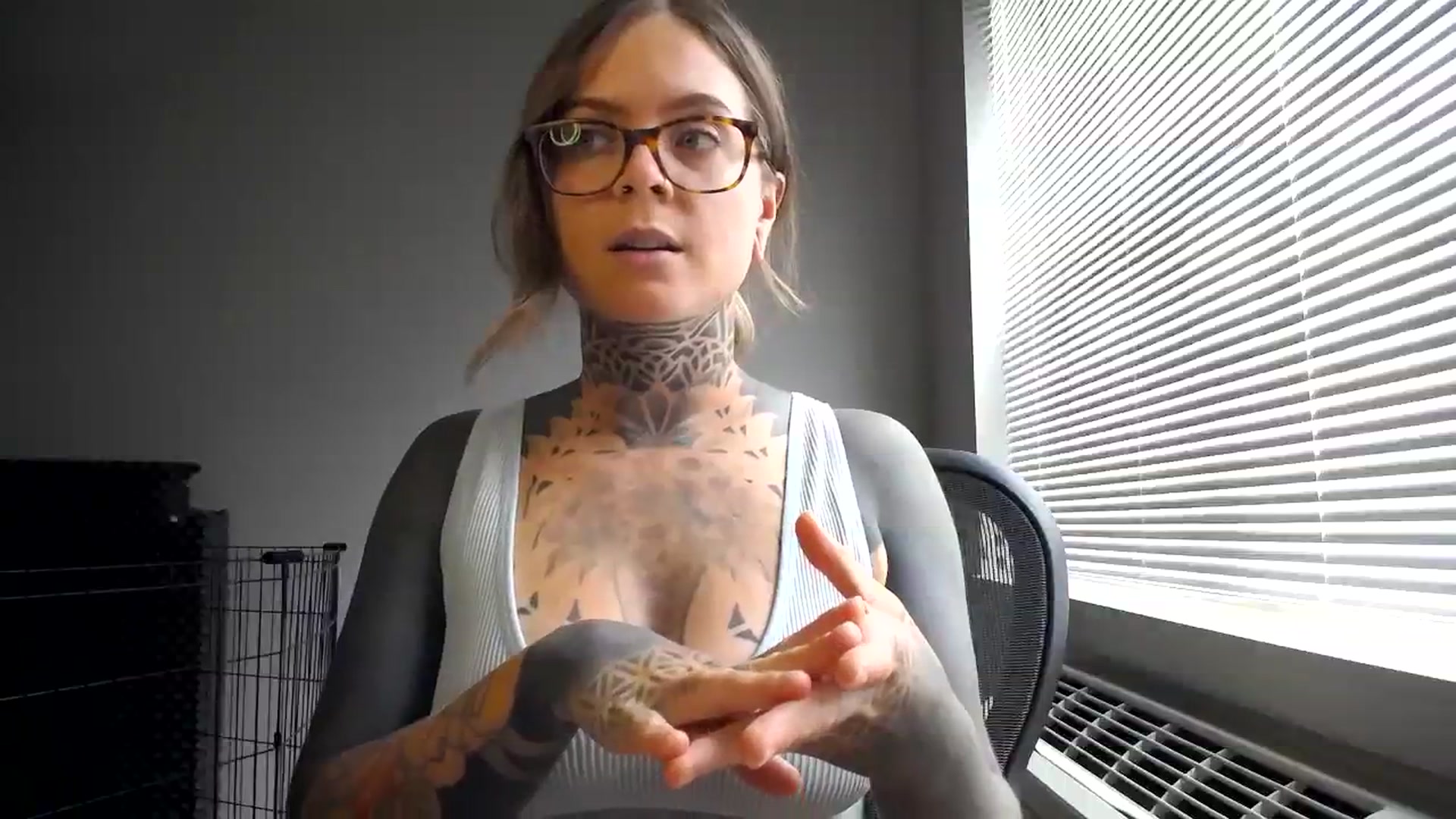 Gallery image thumbnail from ViVerdure's myfreecams stream on, 08/05/2023, 21:14 image 13 of 20