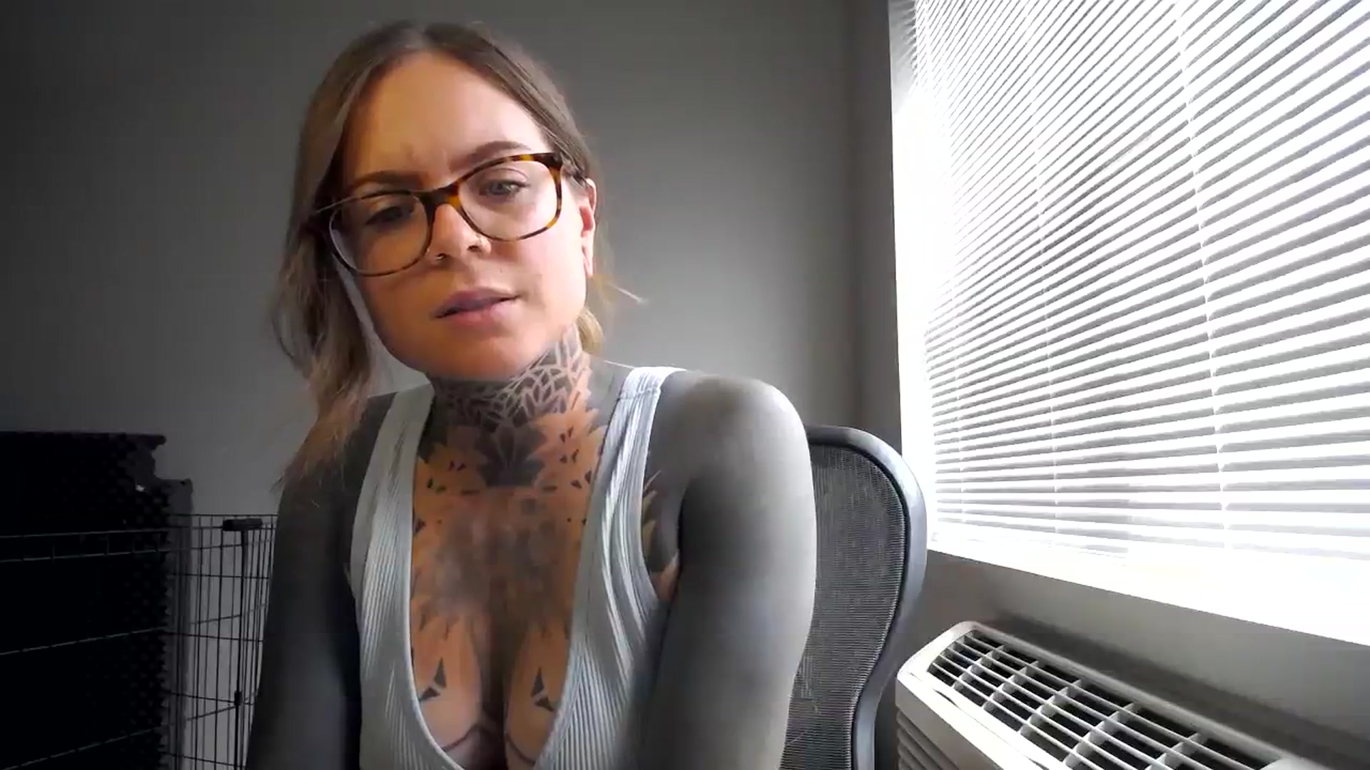 Gallery image thumbnail from ViVerdure's myfreecams stream on, 08/05/2023, 22:01 image 9 of 20
