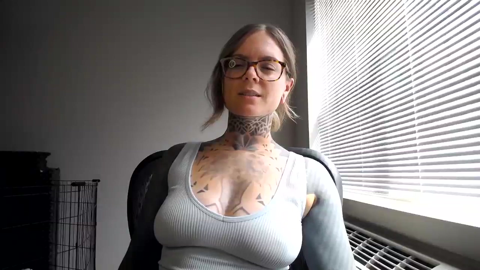 Gallery image thumbnail from ViVerdure's myfreecams stream on, 08/05/2023, 22:01 image 2 of 20