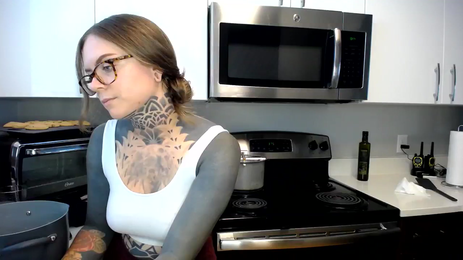Gallery image thumbnail from ViVerdure's myfreecams stream on, 08/06/2023, 18:05 image 8 of 20