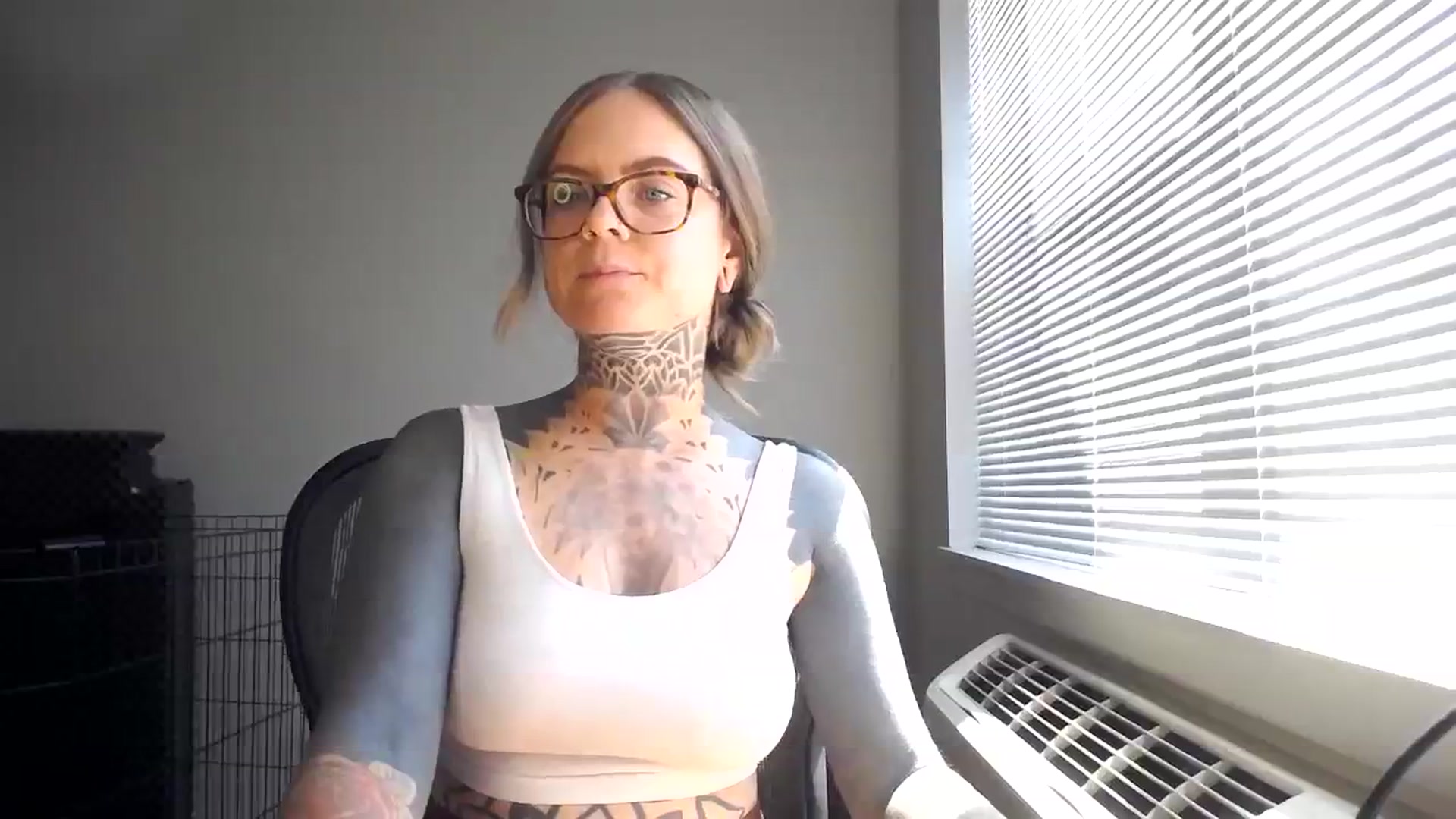 Gallery image thumbnail from ViVerdure's myfreecams stream on, 08/06/2023, 18:45 image 11 of 20