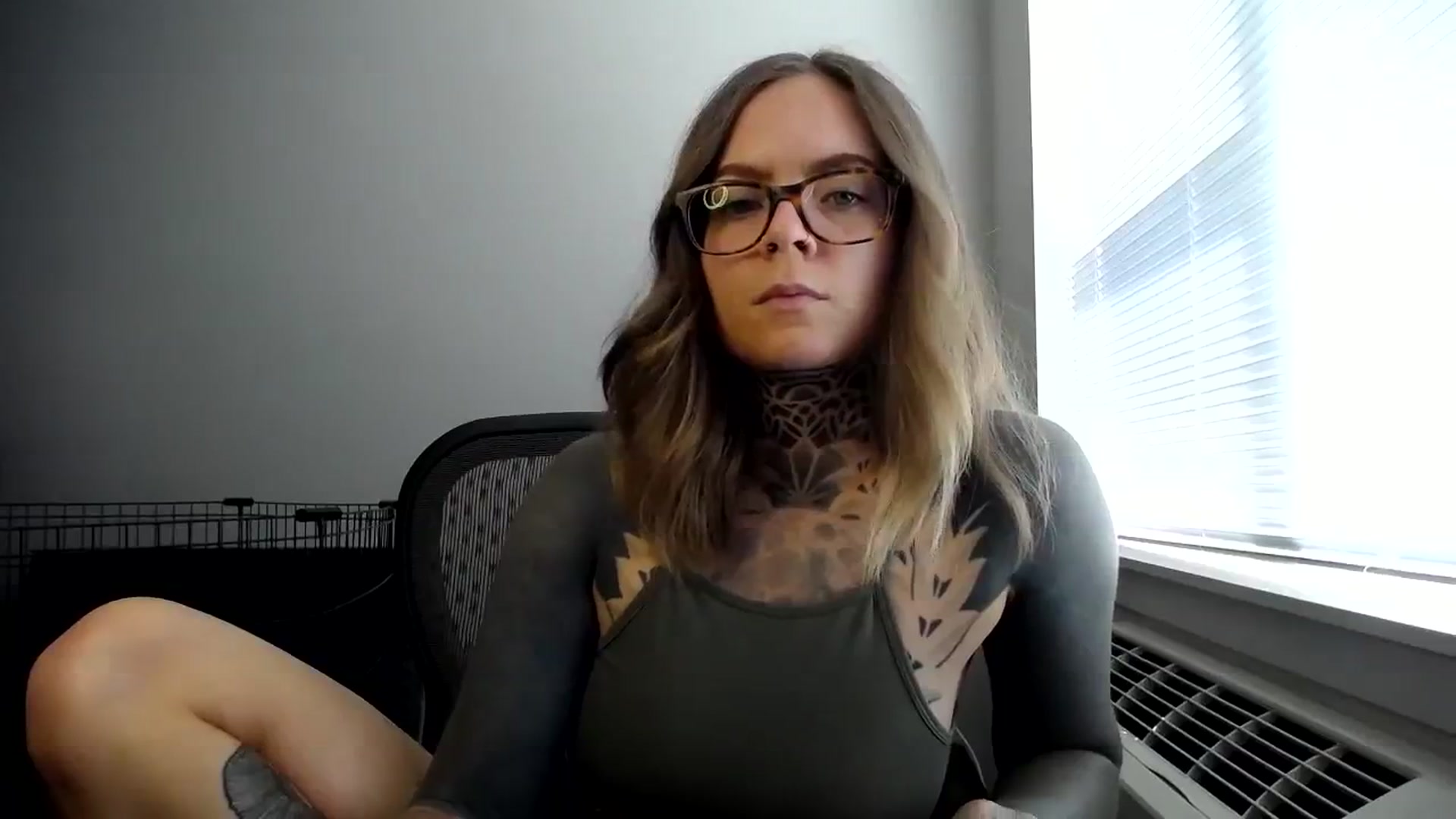 Gallery image thumbnail from ViVerdure's myfreecams stream on, 08/12/2023, 21:36 image 5 of 20