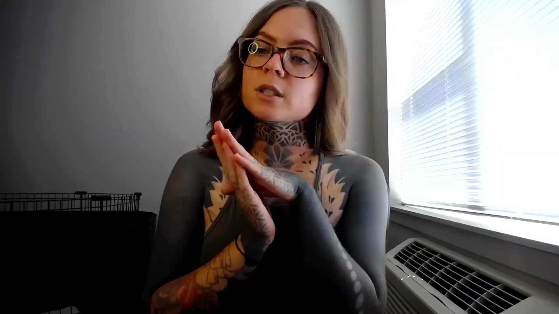 Gallery image thumbnail from ViVerdure's myfreecams stream on, 08/12/2023, 21:36 image 18 of 20