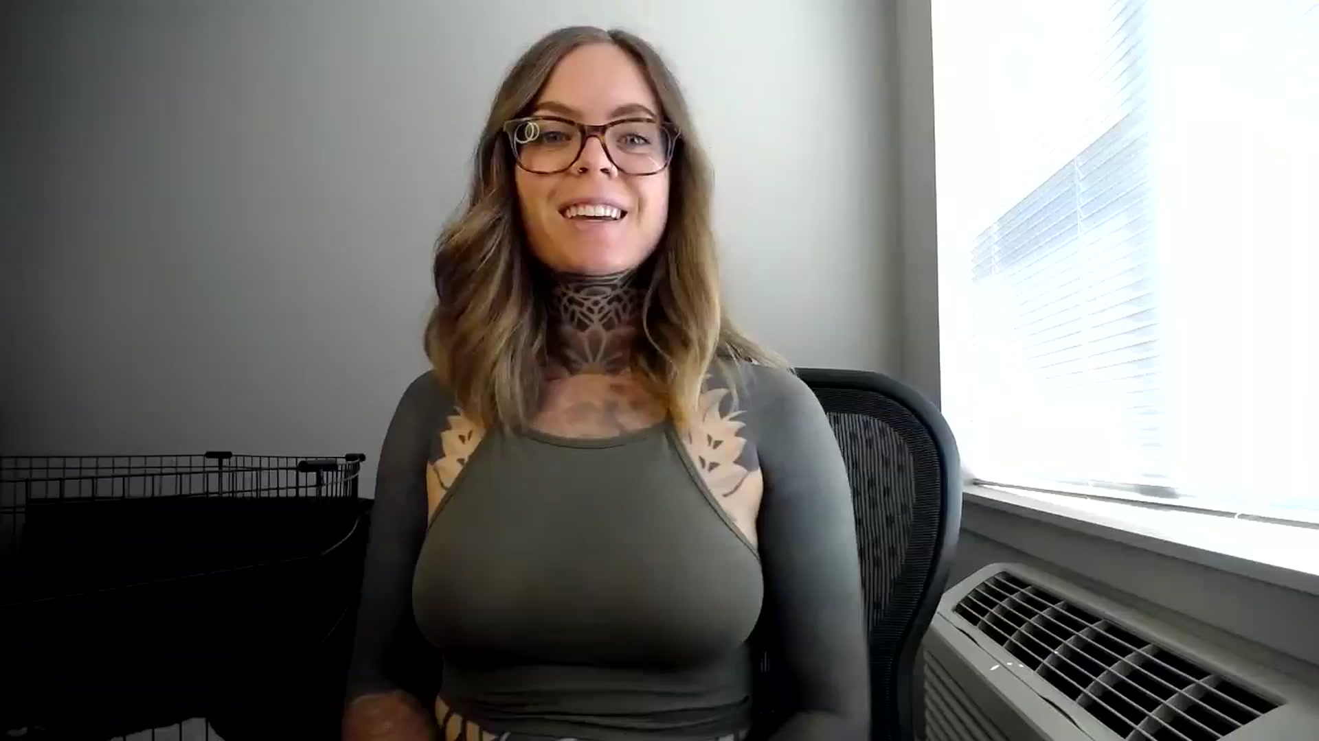 Gallery image thumbnail from ViVerdure's myfreecams stream on, 08/12/2023, 21:36 image 1 of 20