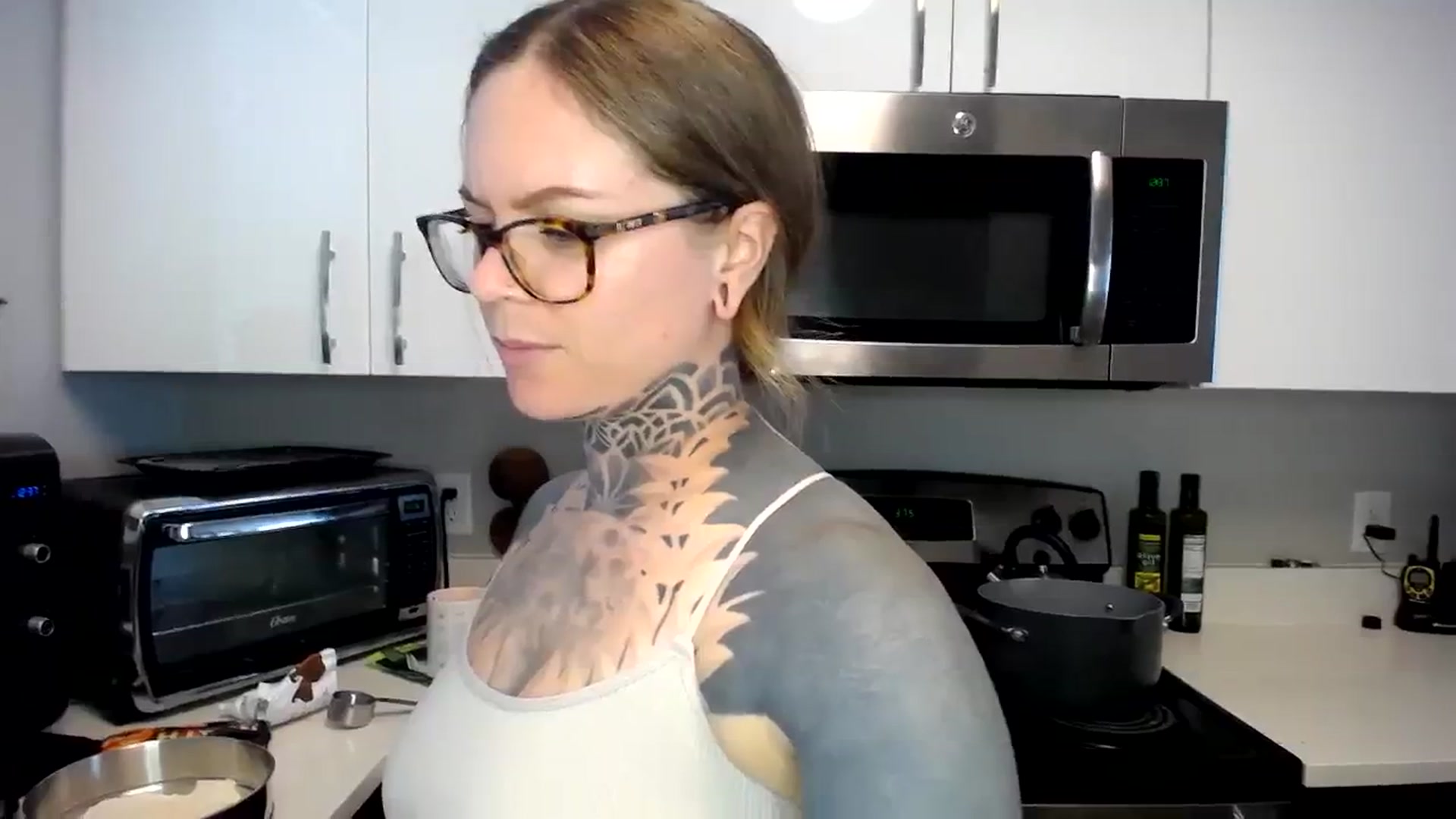 Gallery image thumbnail from ViVerdure's myfreecams stream on, 09/23/2023, 21:03 image 6 of 20