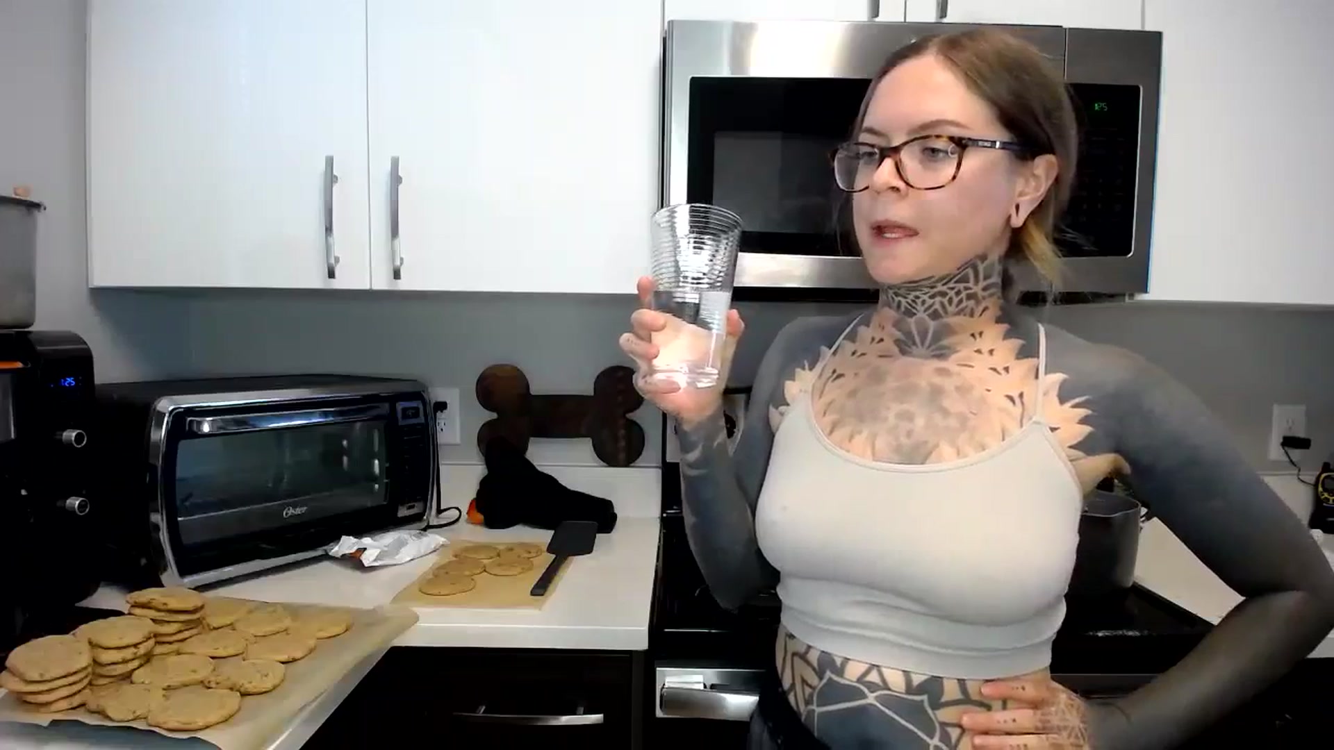 Gallery image thumbnail from ViVerdure's myfreecams stream on, 09/23/2023, 21:03 image 15 of 20