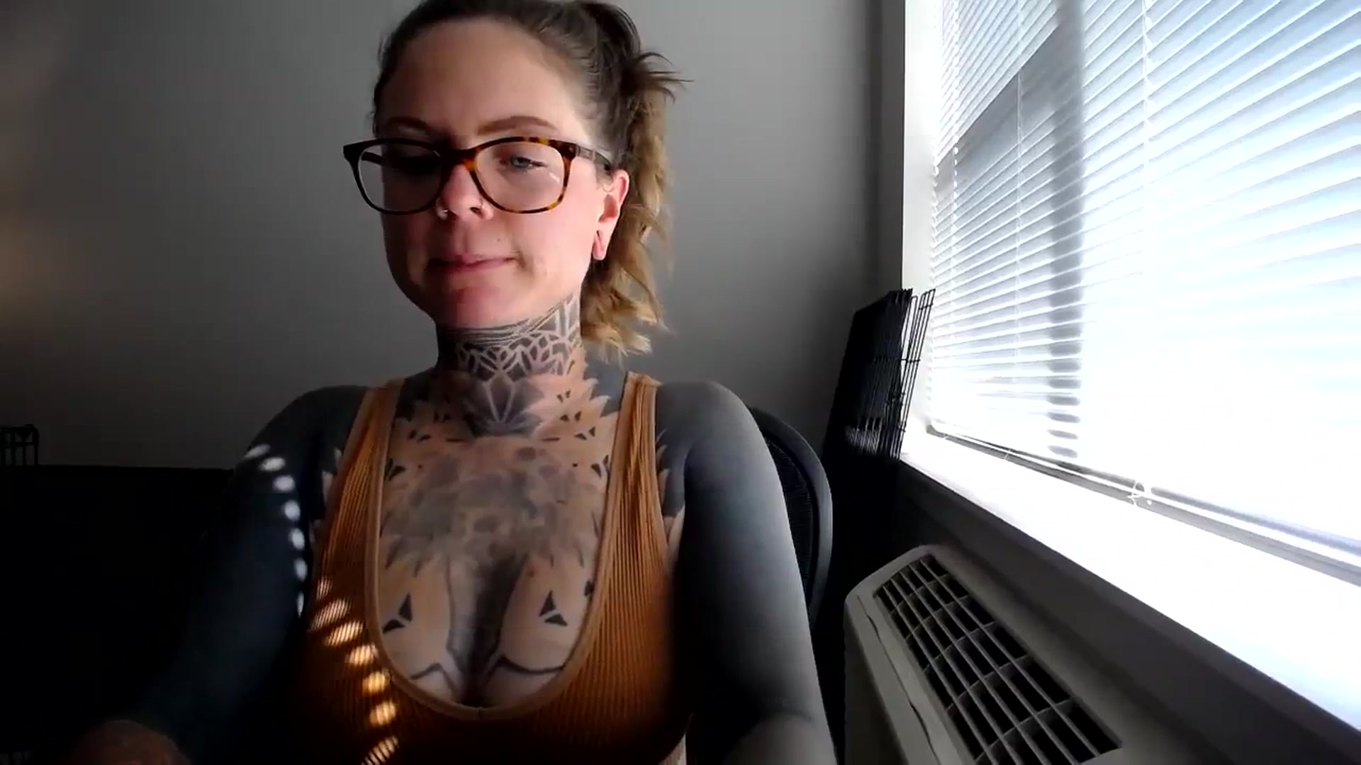 Gallery image thumbnail from ViVerdure's myfreecams stream on, 10/07/2023, 21:45 image 20 of 20