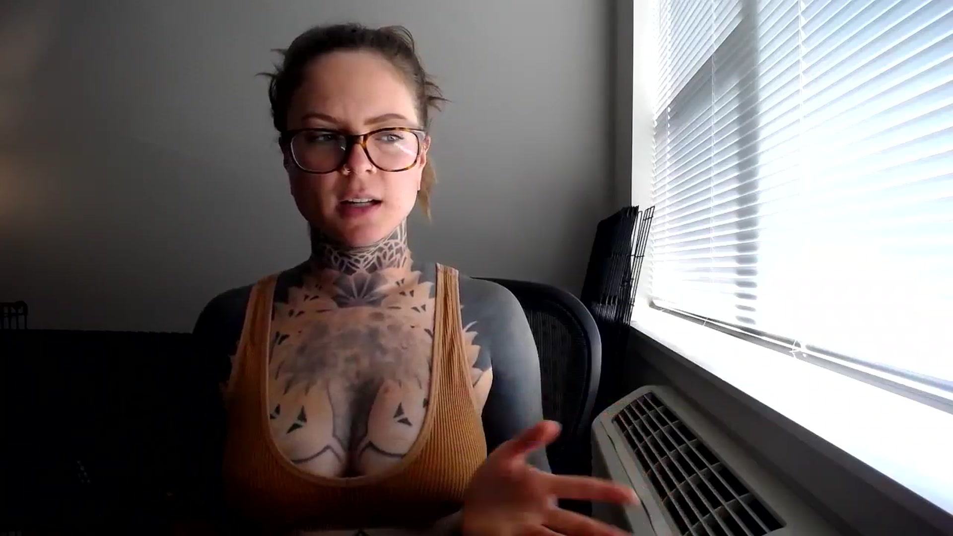 Gallery image thumbnail from ViVerdure's myfreecams stream on, 10/07/2023, 21:45 image 16 of 20
