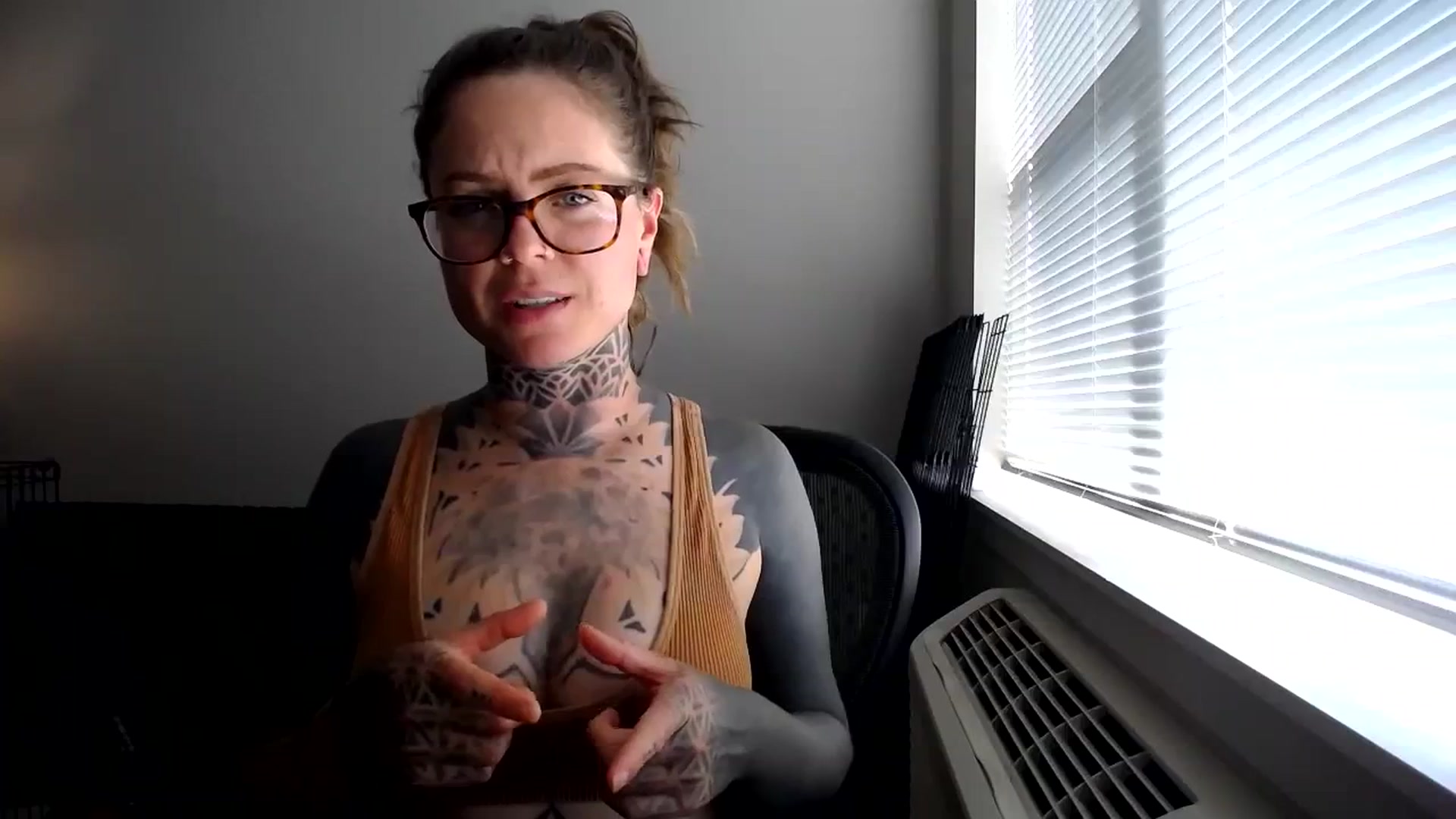 Gallery image thumbnail from ViVerdure's myfreecams stream on, 10/07/2023, 21:45 image 15 of 20