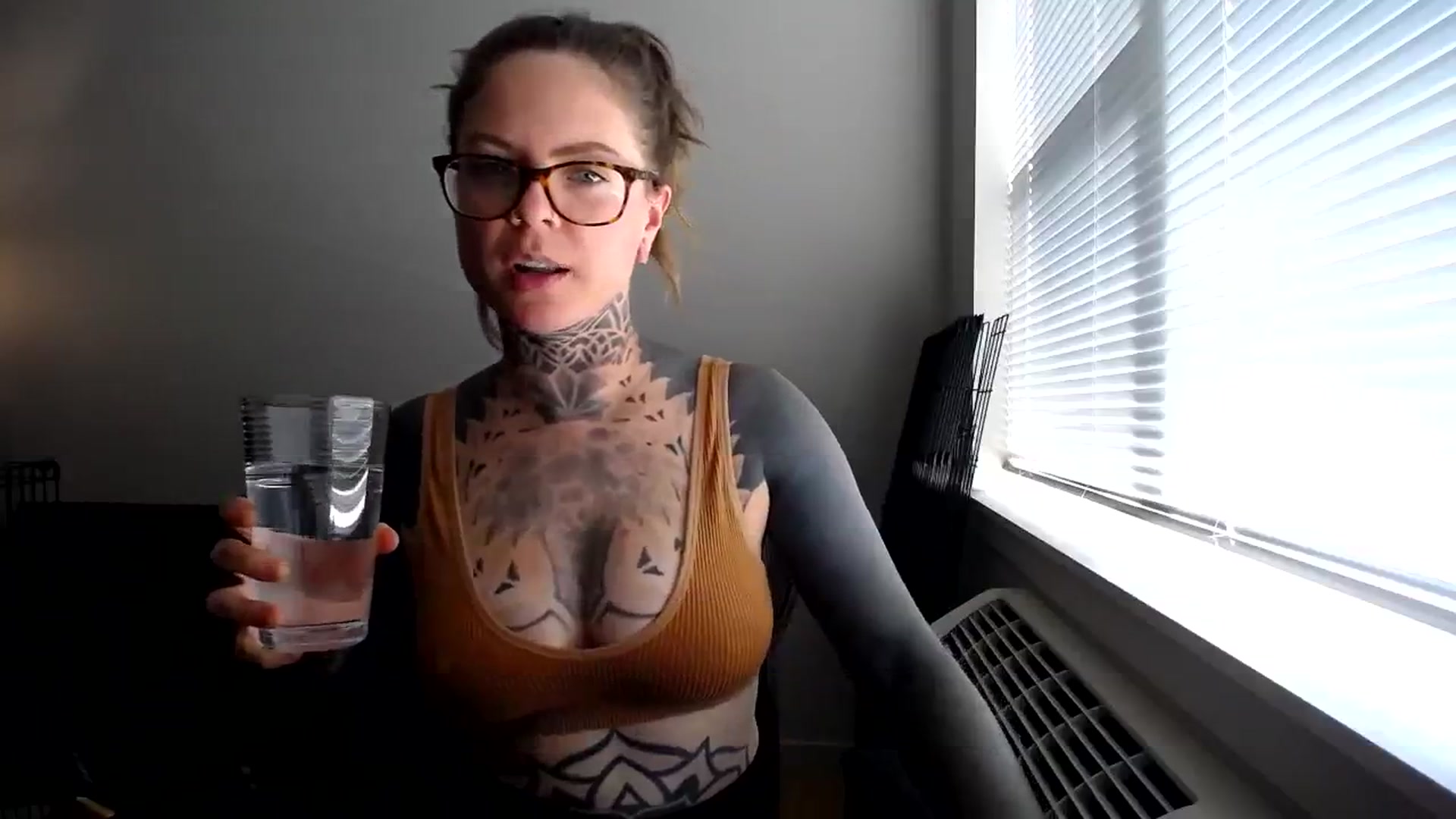 Gallery image thumbnail from ViVerdure's myfreecams stream on, 10/07/2023, 21:45 image 13 of 20