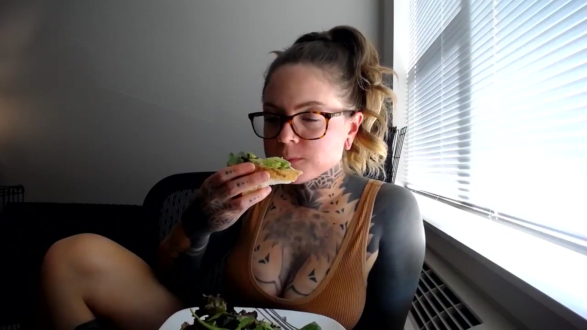 Gallery image thumbnail from ViVerdure's myfreecams stream on, 10/07/2023, 21:45 image 8 of 20