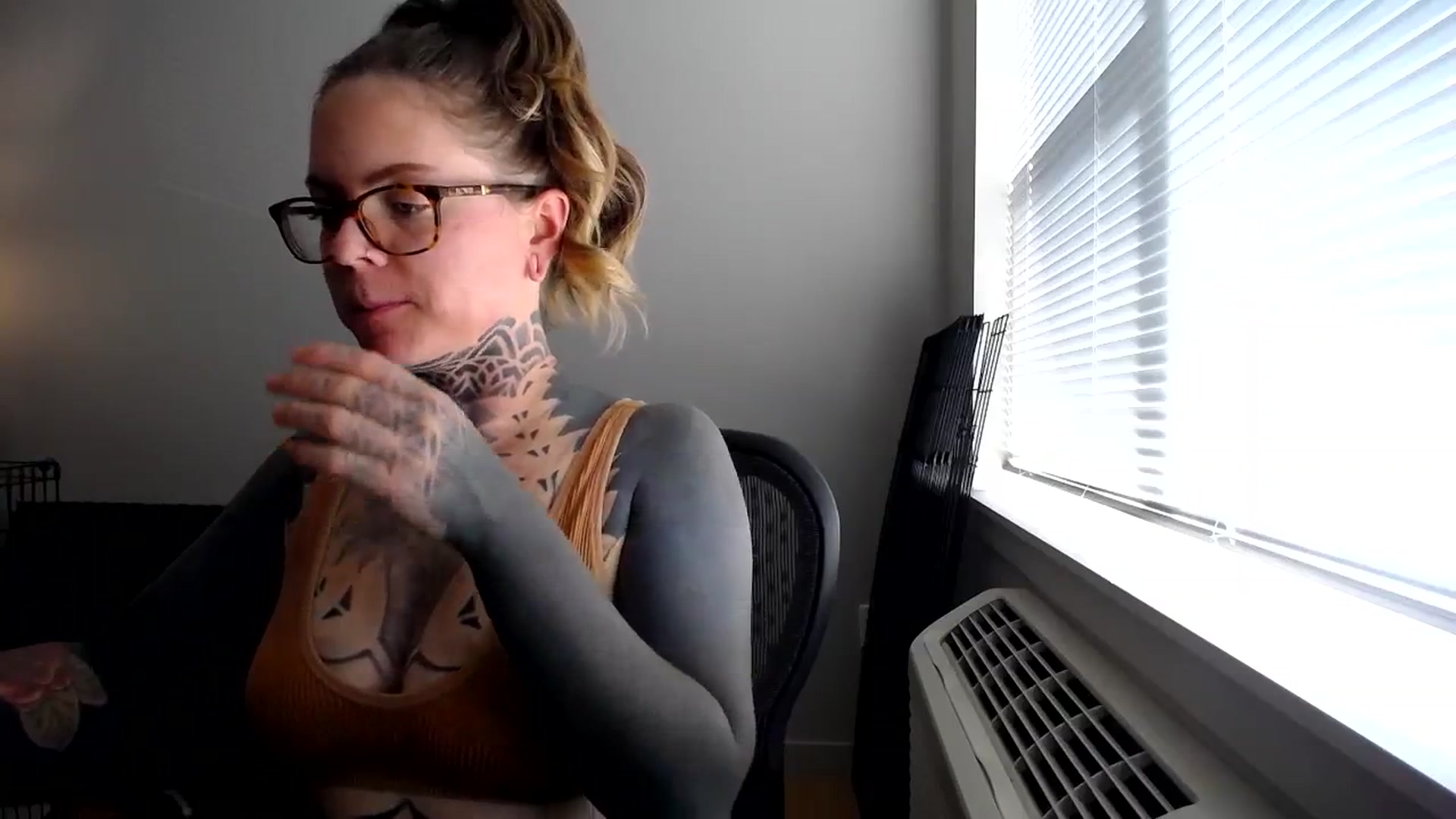 Gallery image thumbnail from ViVerdure's myfreecams stream on, 10/07/2023, 21:45 image 7 of 20