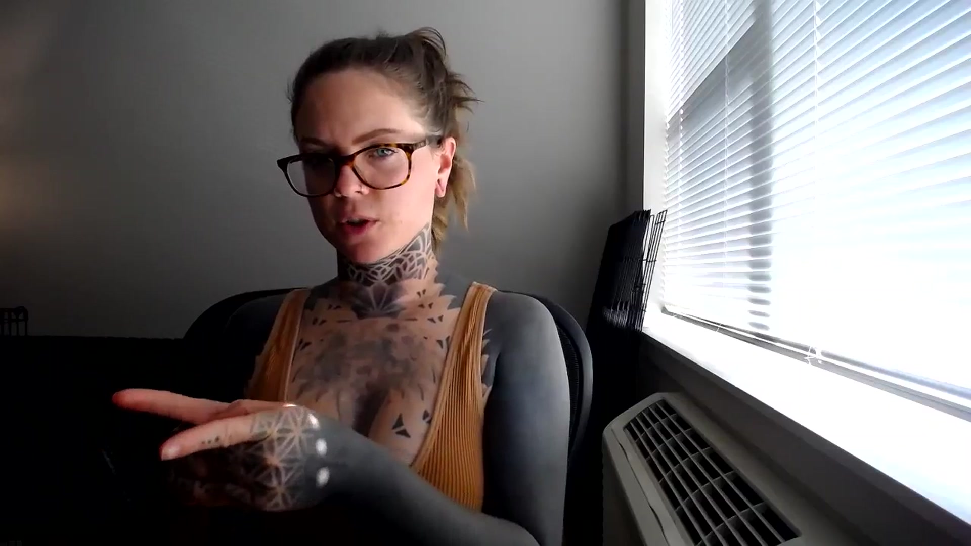 Gallery image thumbnail from ViVerdure's myfreecams stream on, 10/07/2023, 21:45 image 18 of 20