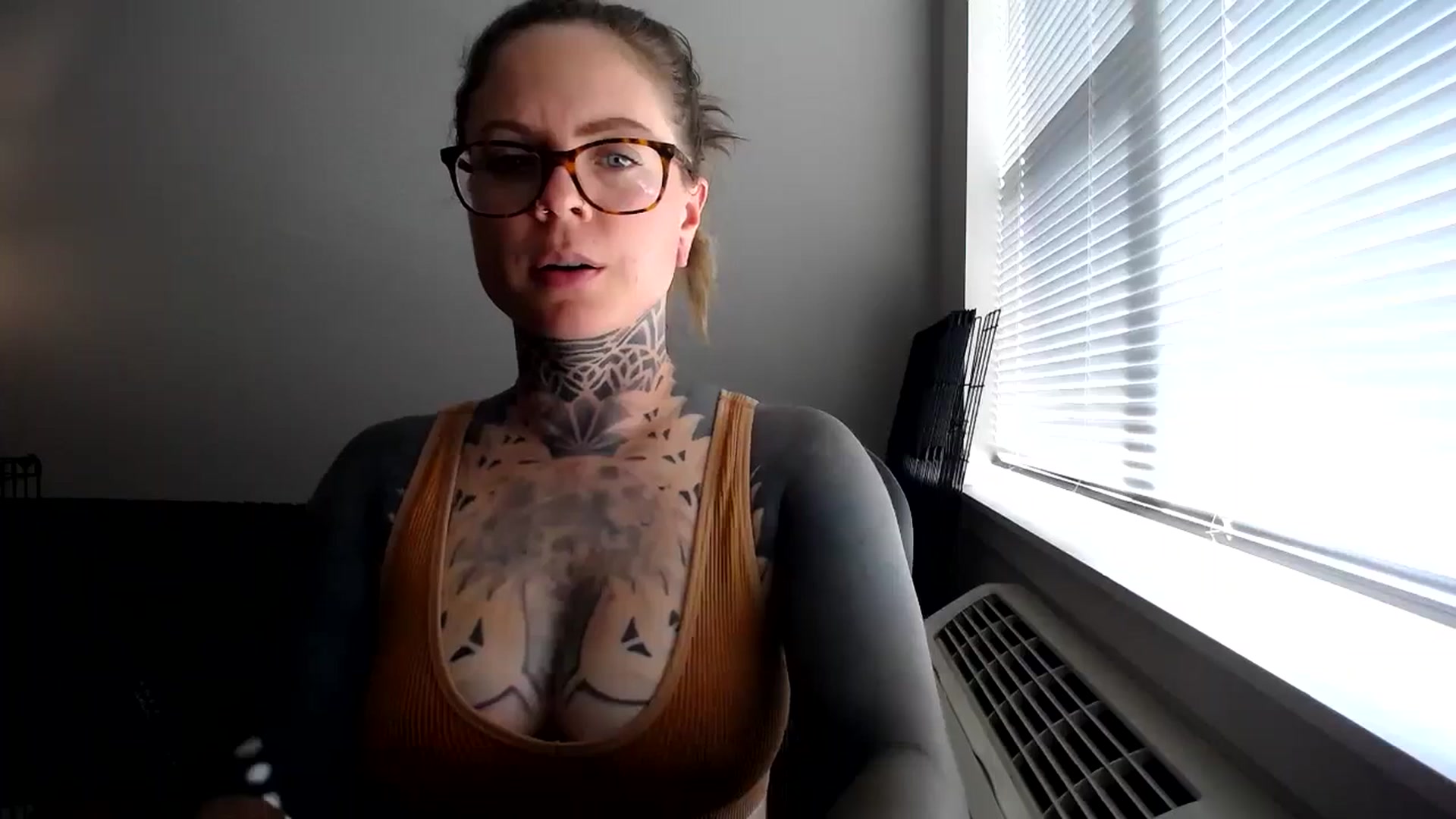Gallery image thumbnail from ViVerdure's myfreecams stream on, 10/07/2023, 21:45 image 17 of 20