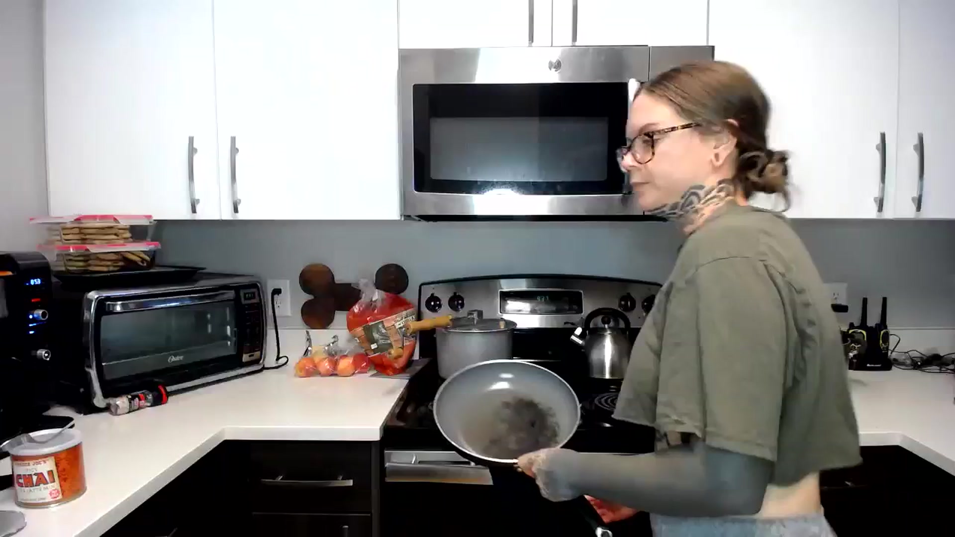 Gallery image thumbnail from ViVerdure's myfreecams stream on, 10/15/2023, 18:35 image 1 of 20