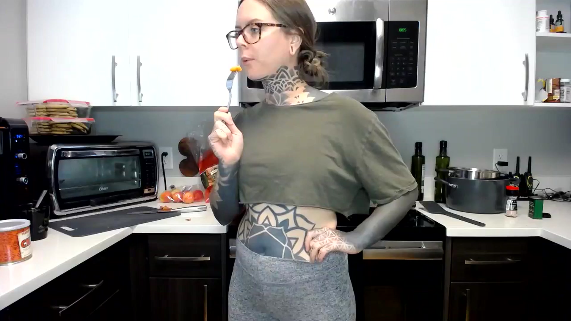 Gallery image thumbnail from ViVerdure's myfreecams stream on, 10/15/2023, 18:35 image 6 of 20